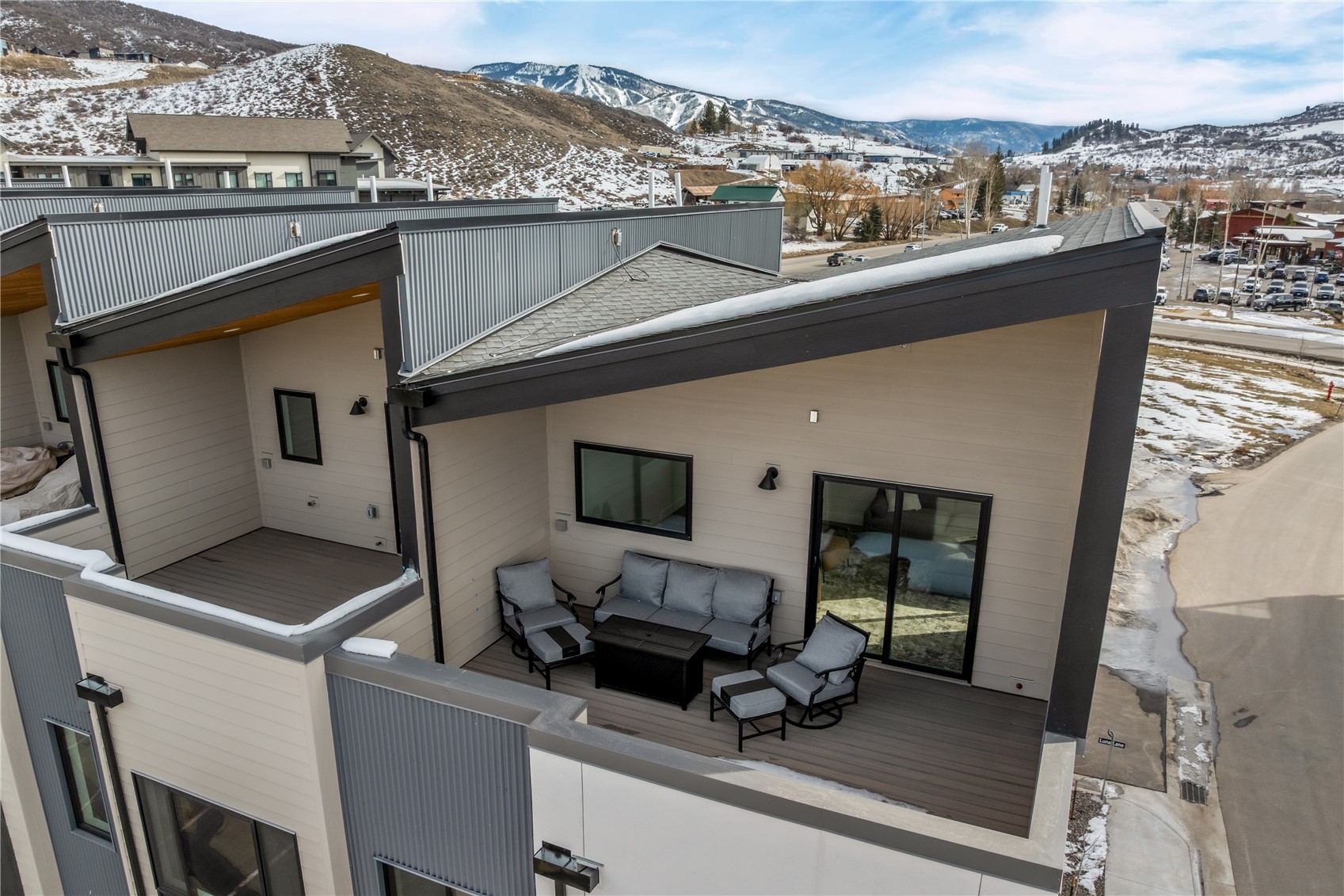 1851 Luna LANE 7