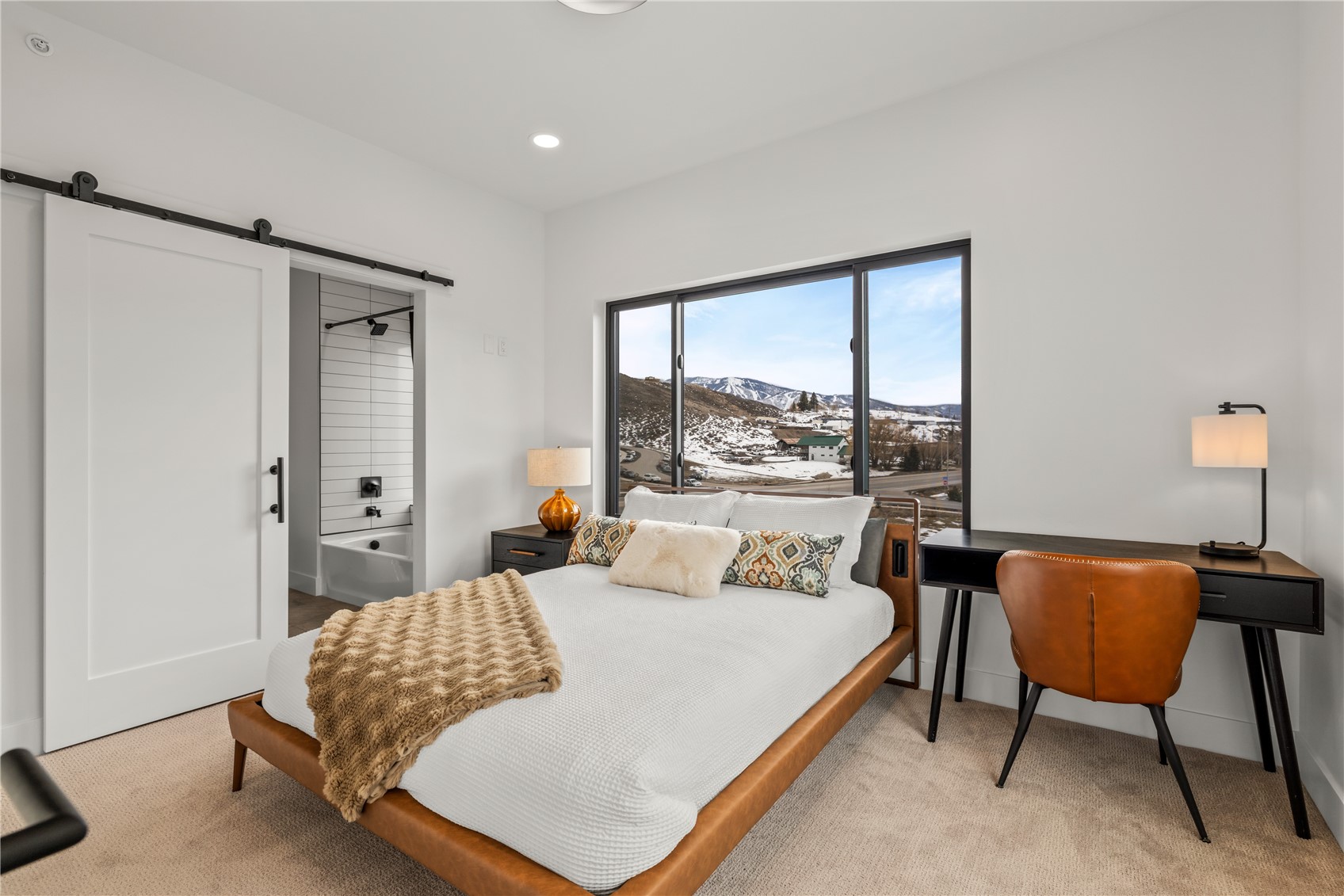 1851 Luna LANE 7