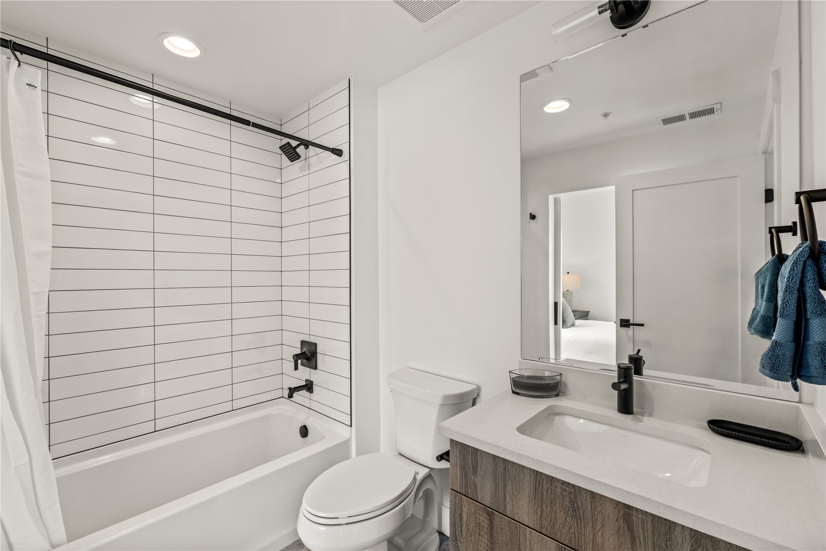 1851 Luna LANE 7