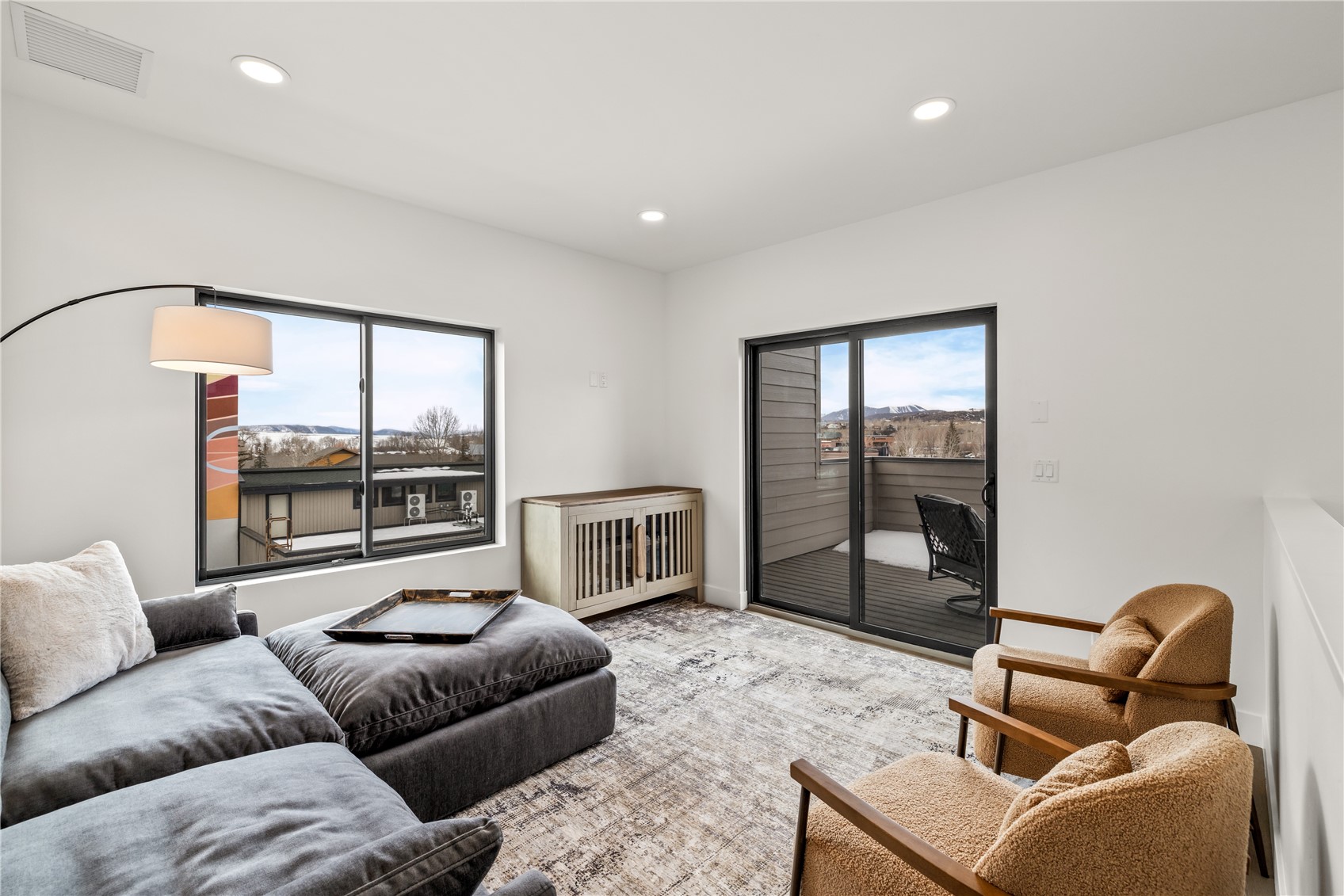 1851 Luna LANE 7