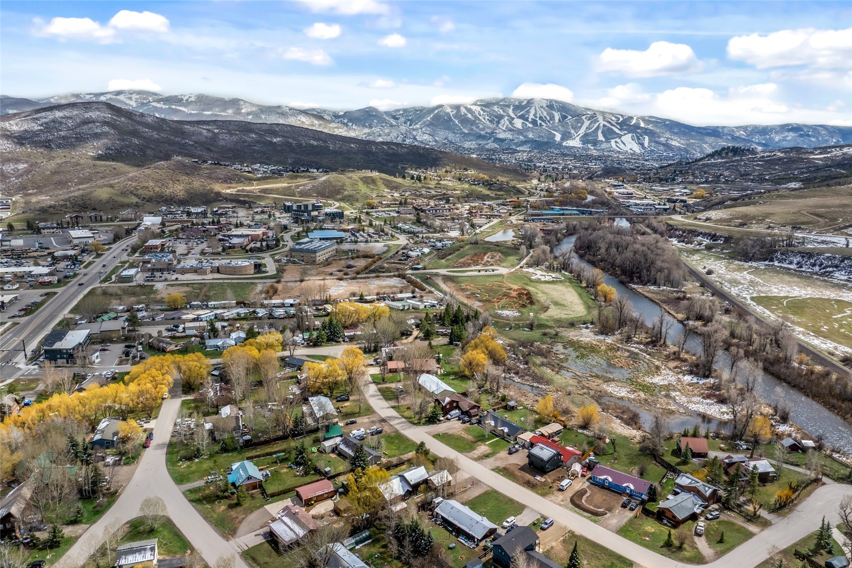 2555 Honeysuckle LANE