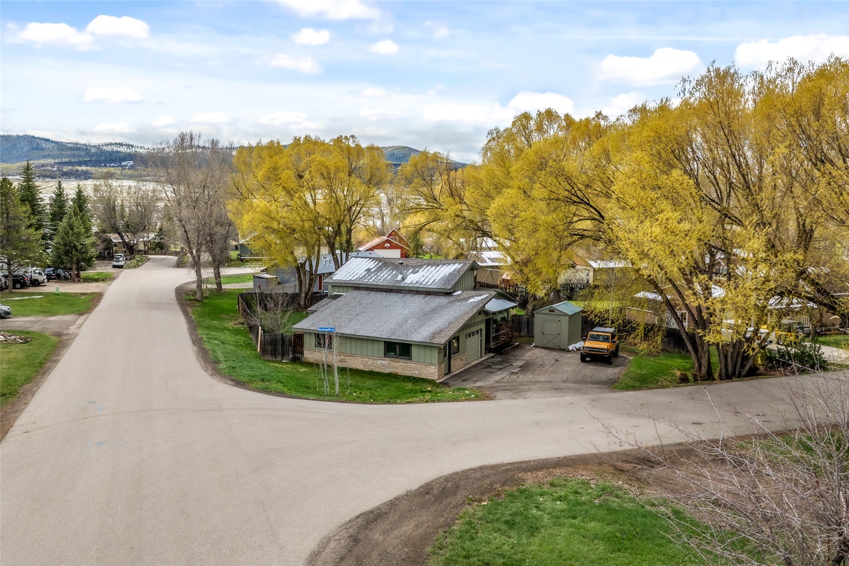 2555 Honeysuckle LANE