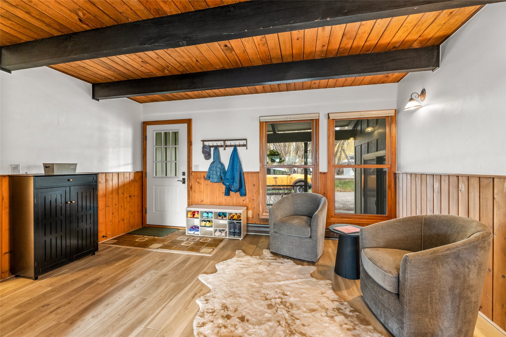 2555 Honeysuckle LANE