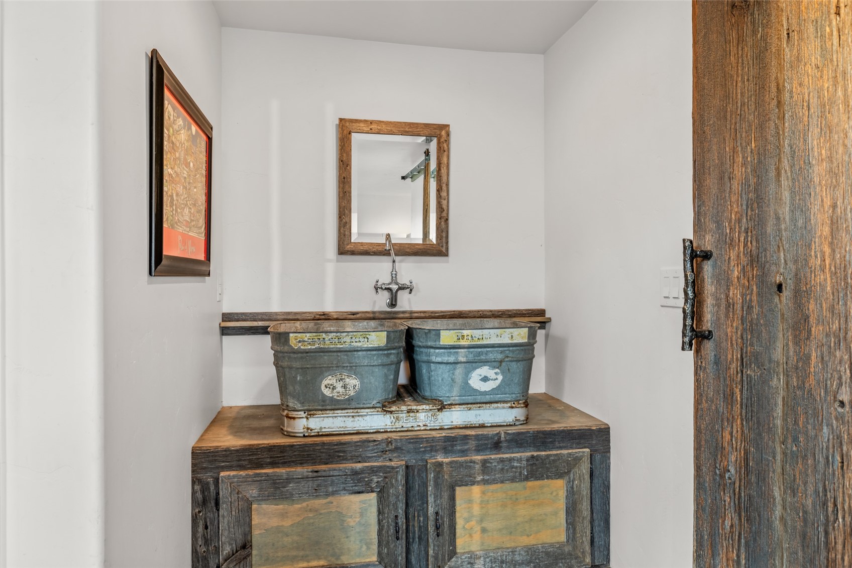 2555 Honeysuckle LANE