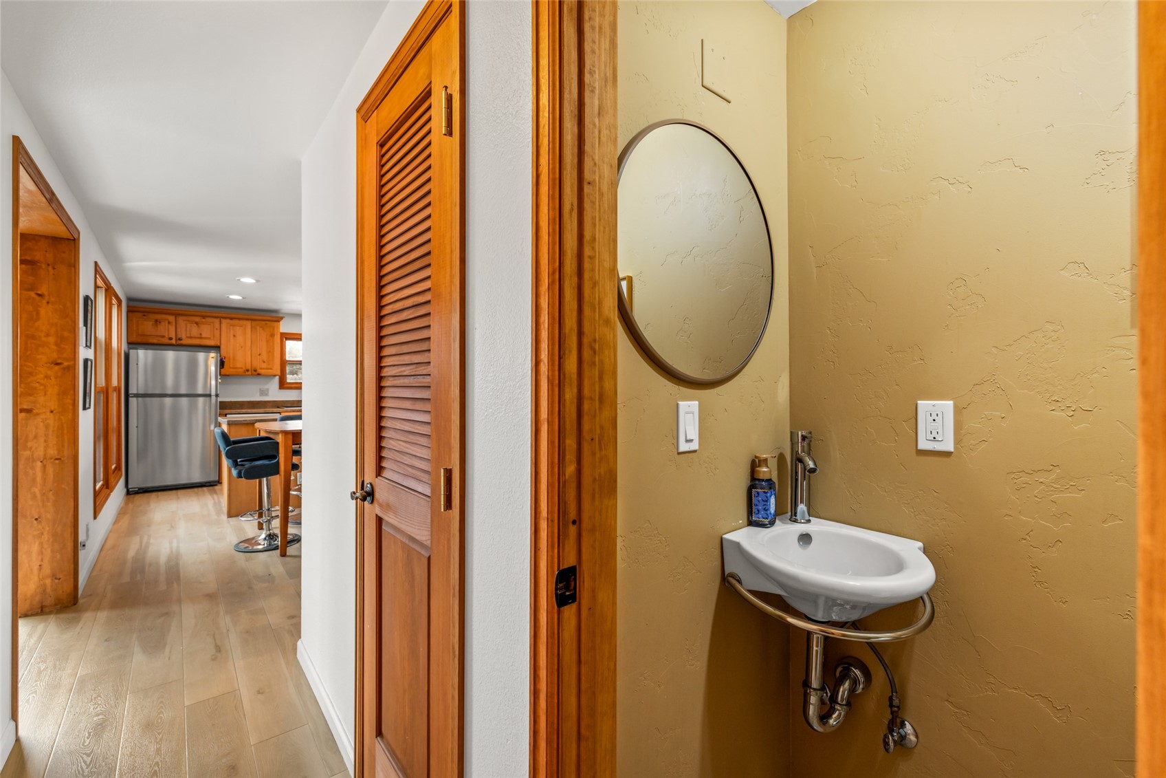 2555 Honeysuckle LANE