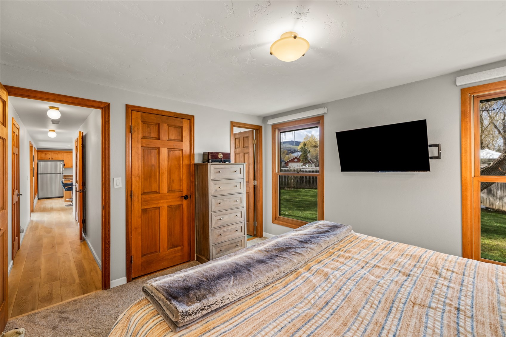 2555 Honeysuckle LANE