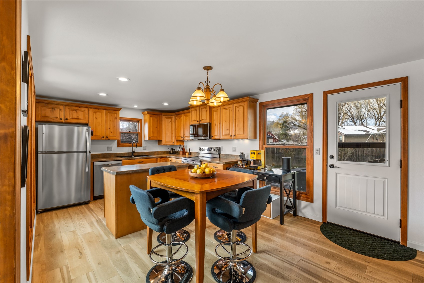 2555 Honeysuckle LANE