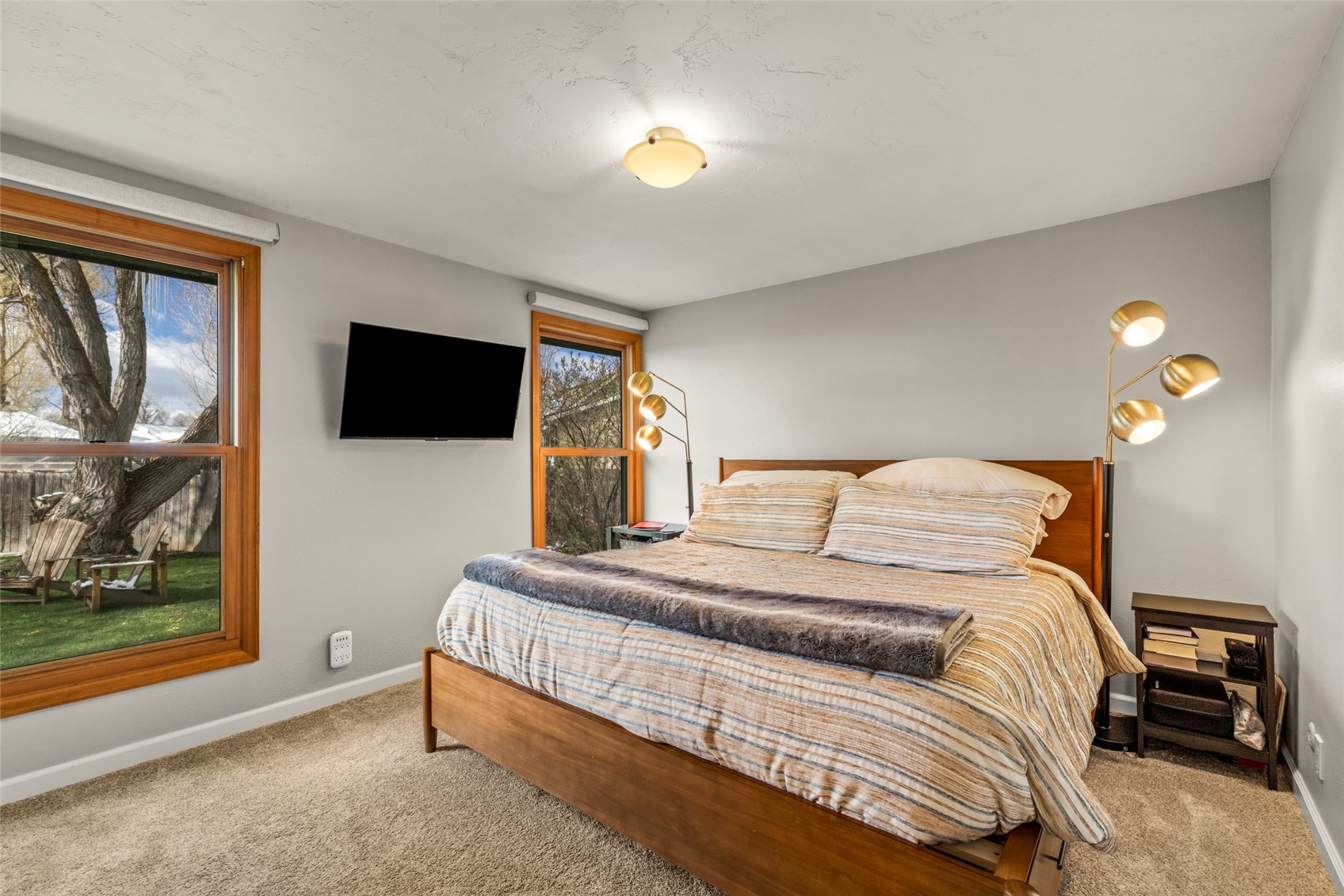 2555 Honeysuckle LANE