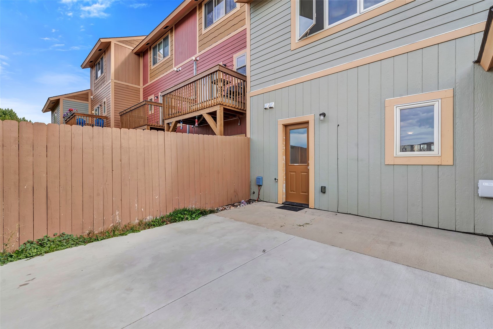 182 S 6th STREET -
