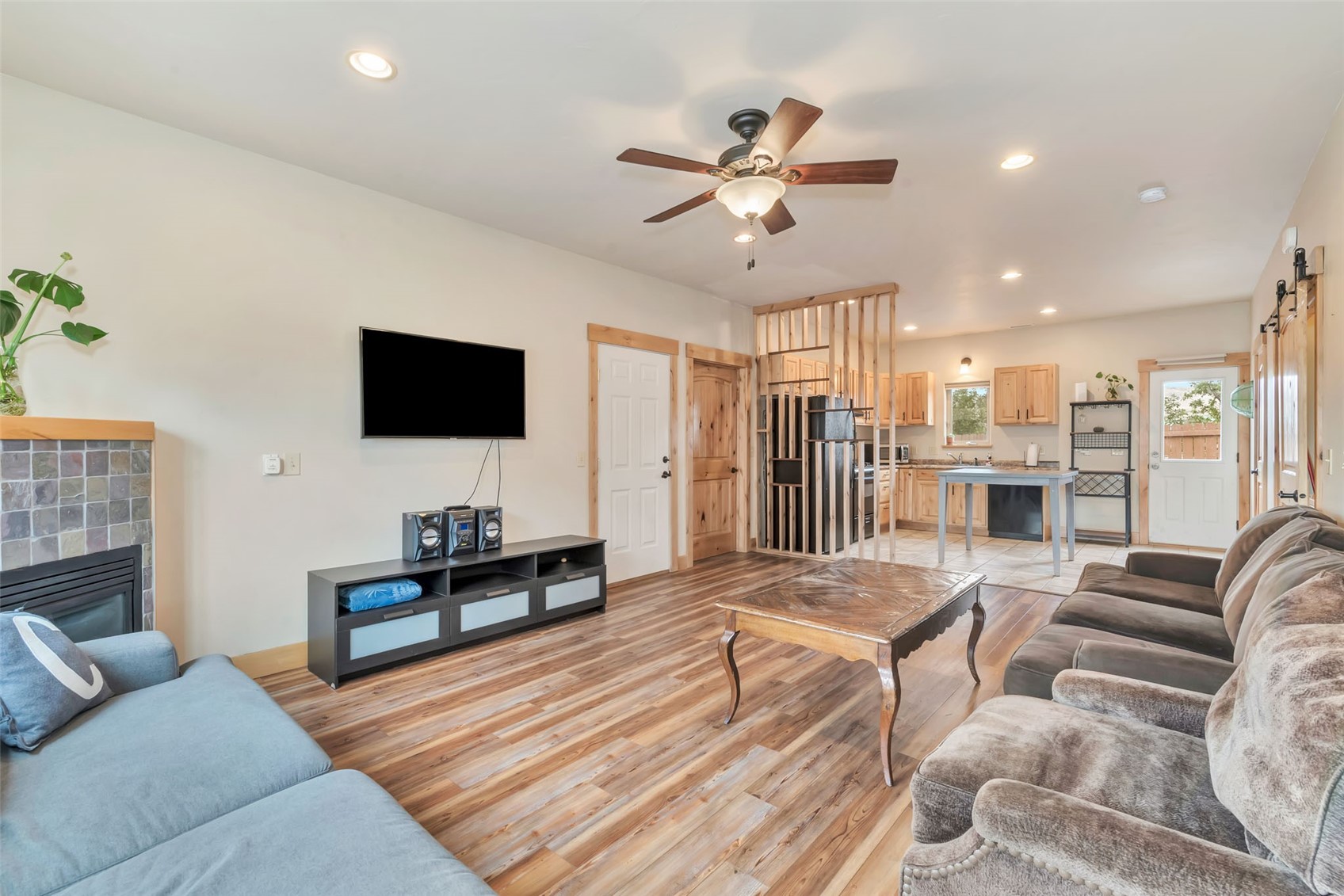 182 S 6th STREET -