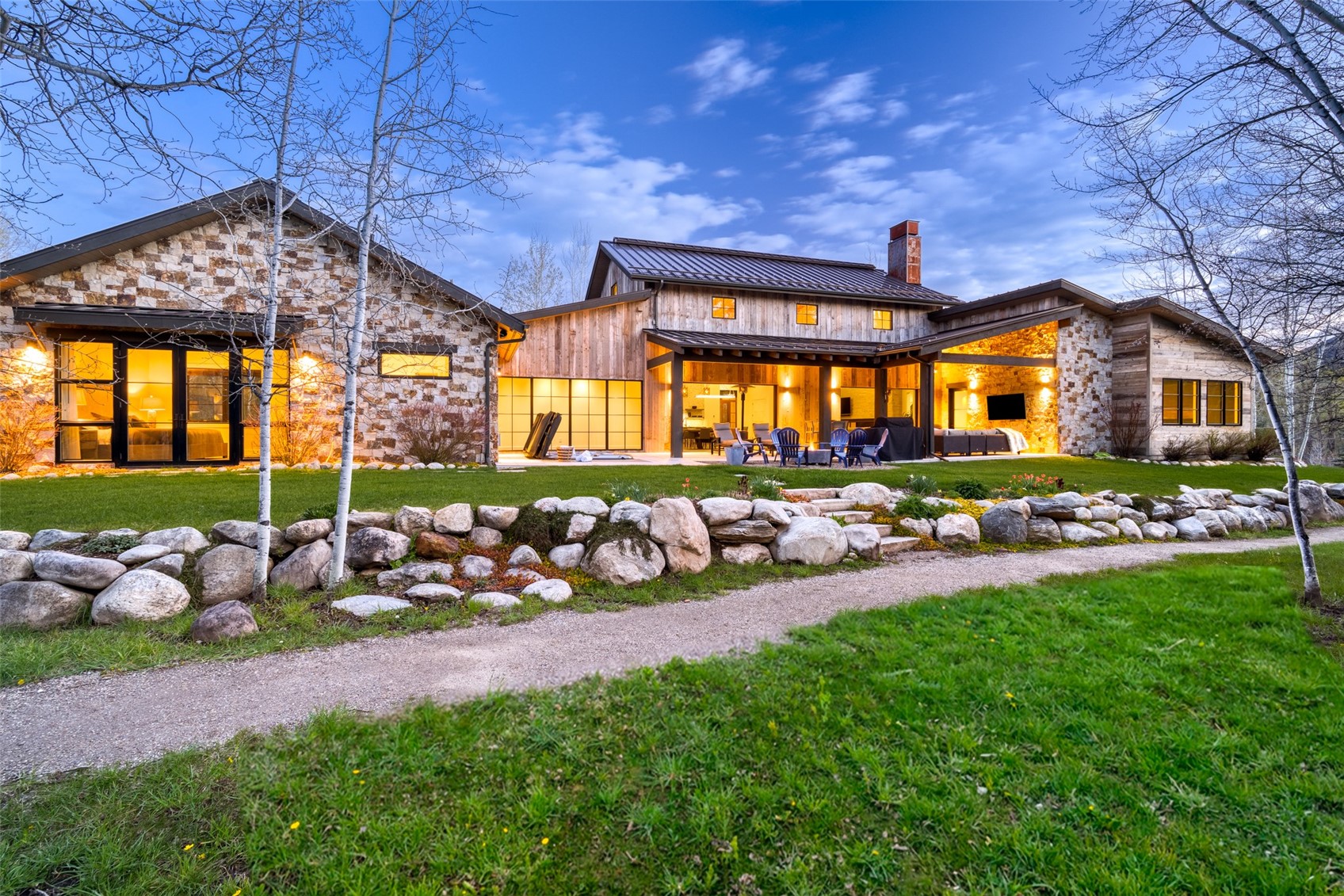 1375 Secluded COURT