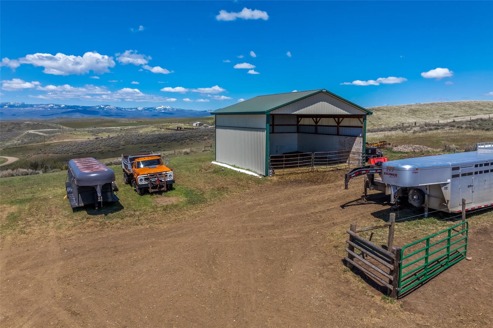 6055 Homesteader LANE