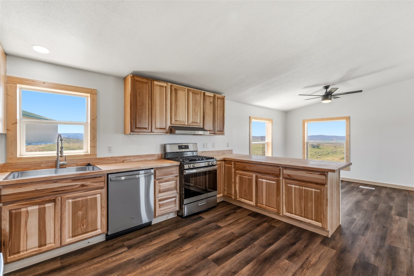 6055 Homesteader LANE
