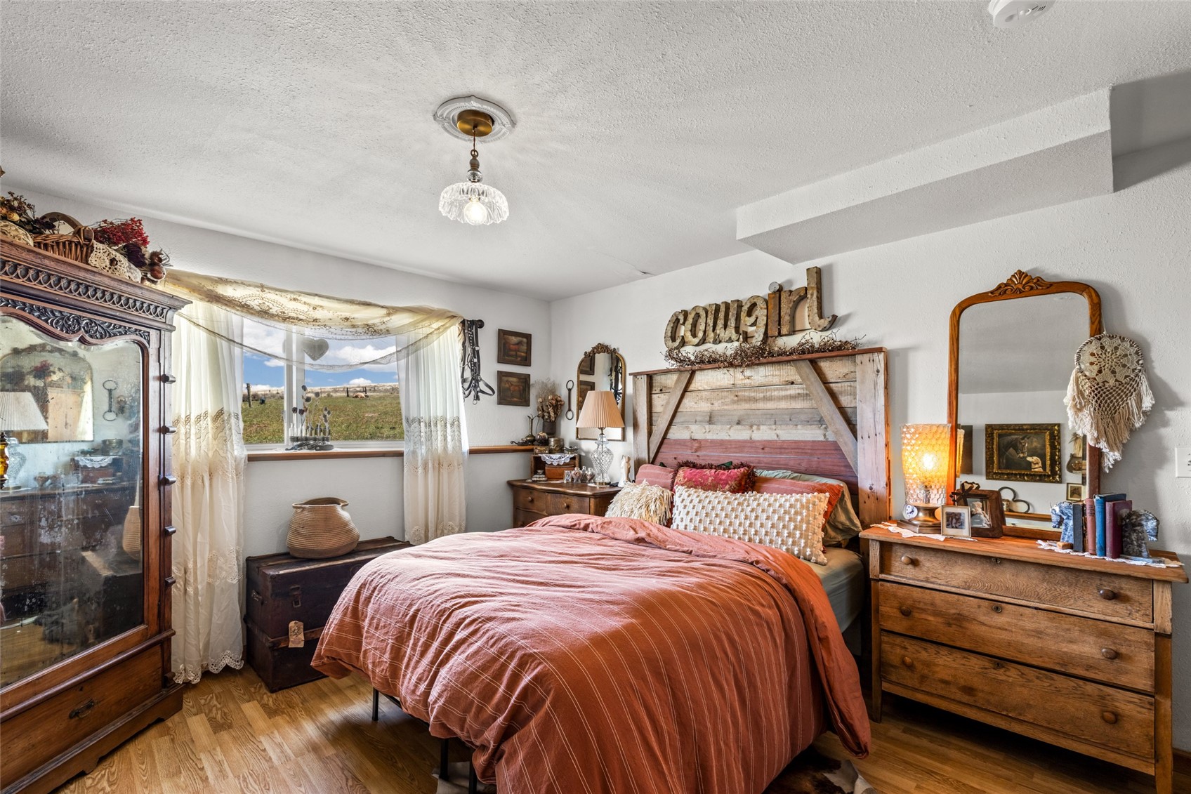 6055 Homesteader LANE