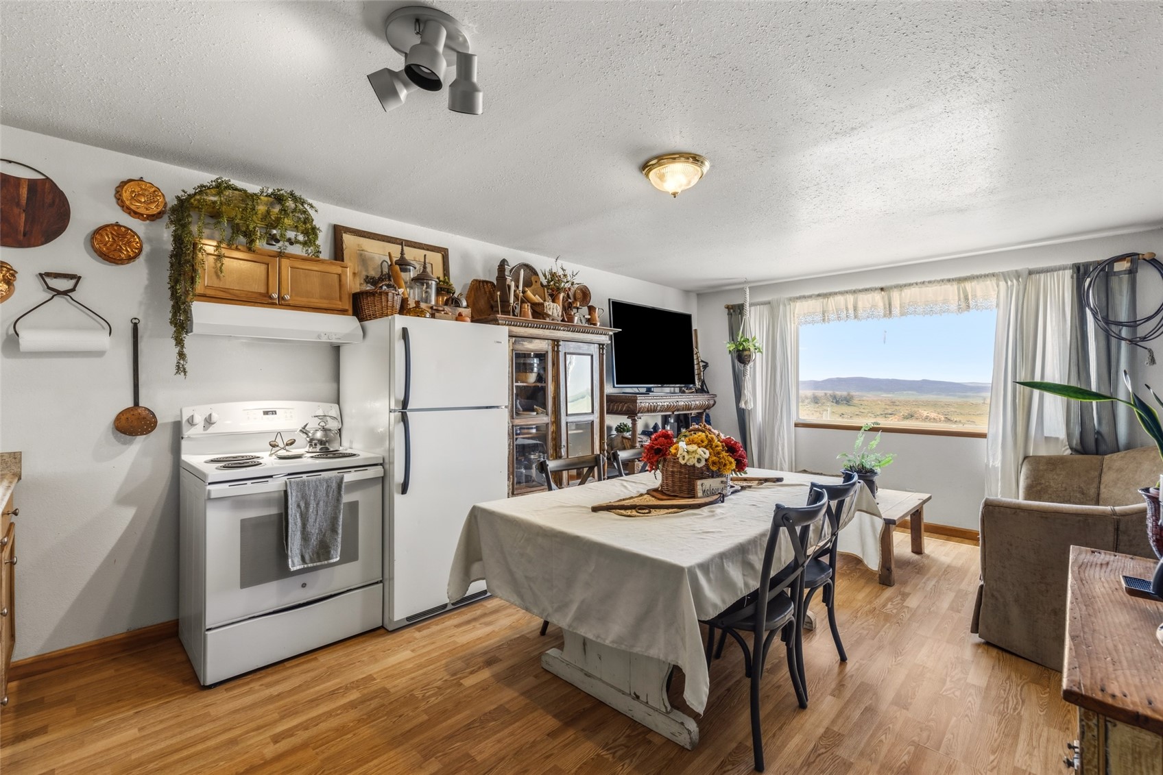 6055 Homesteader LANE
