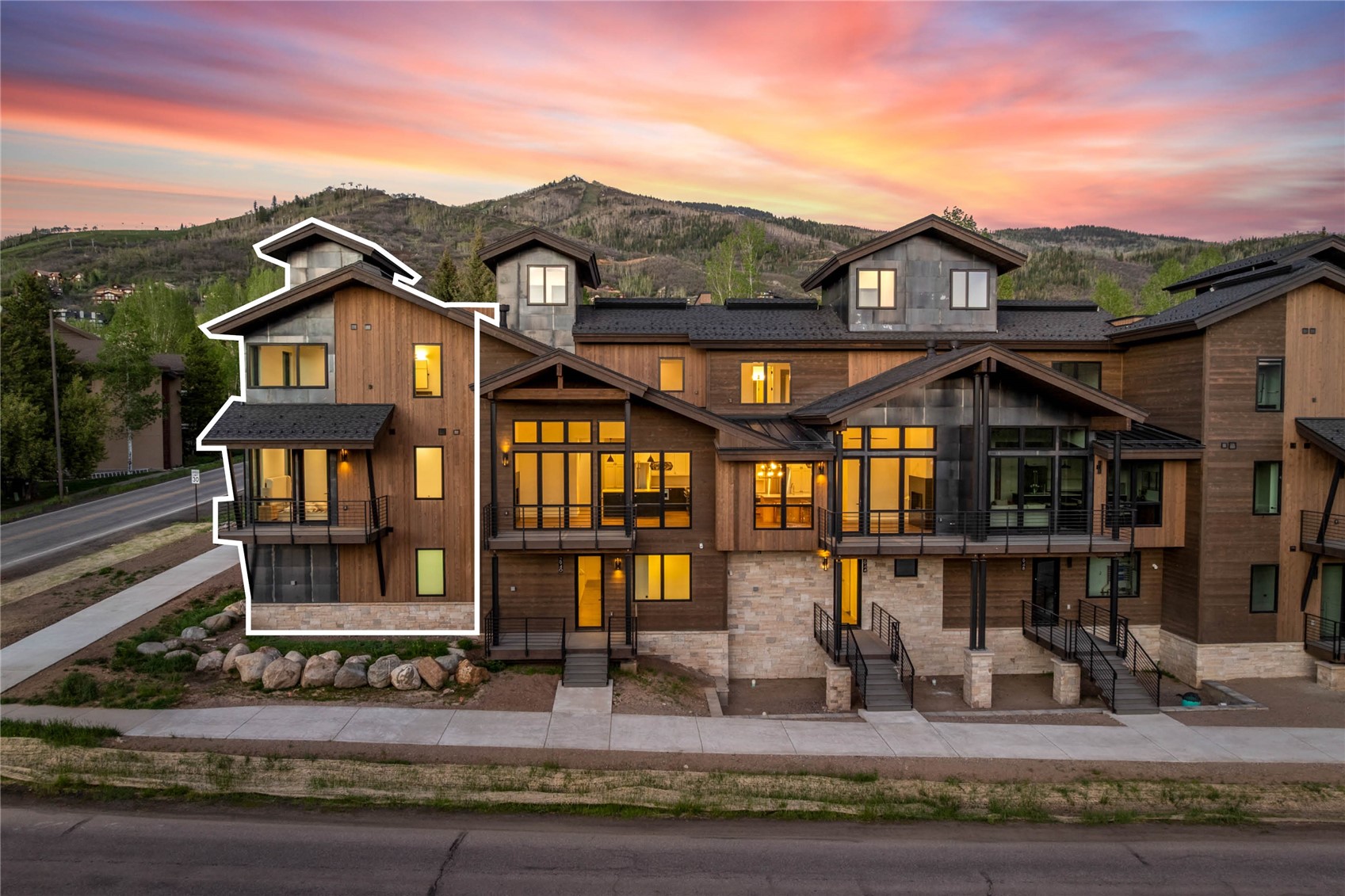 2936 Village DRIVE 1