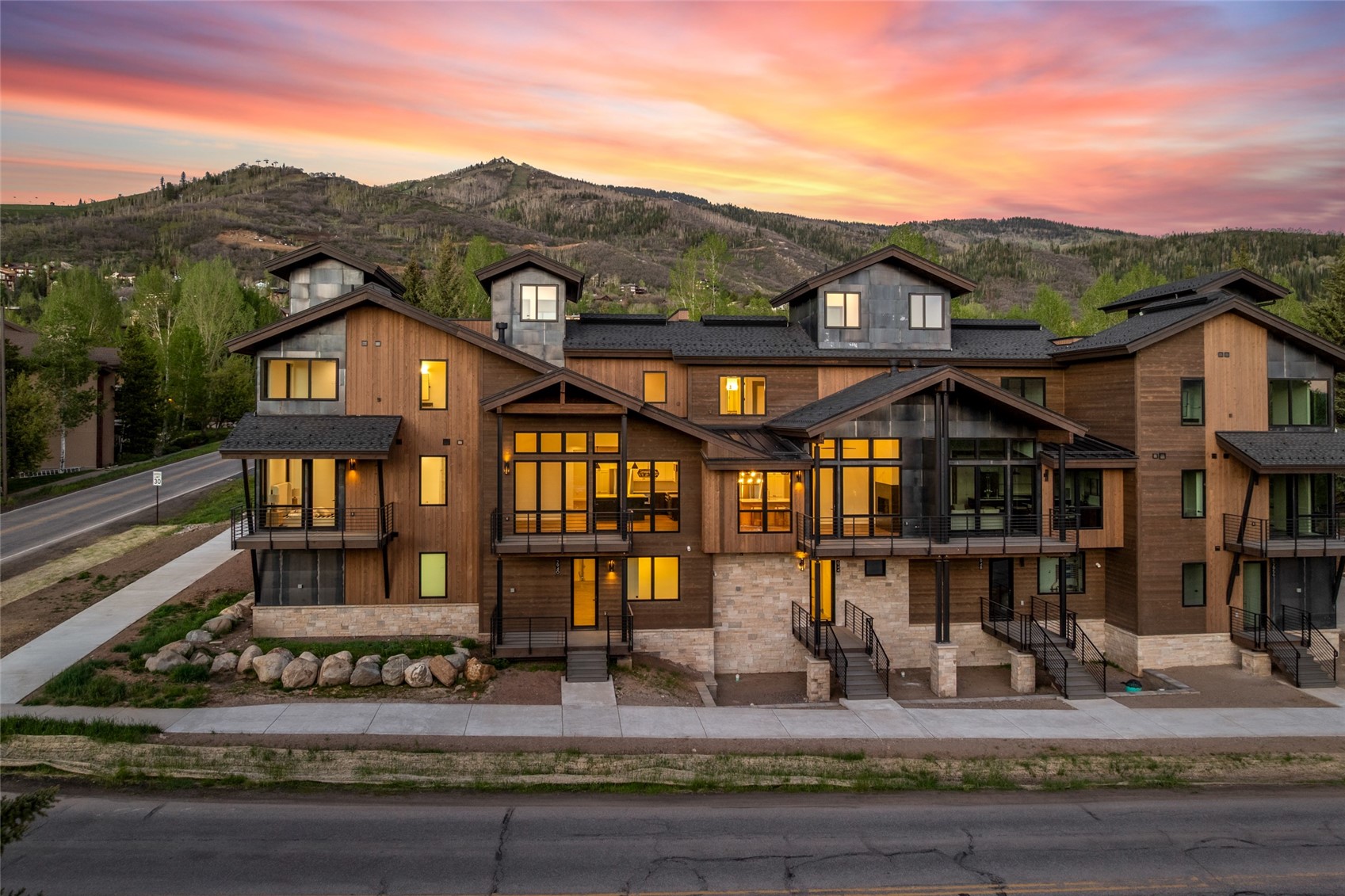 2940 Village DRIVE 2