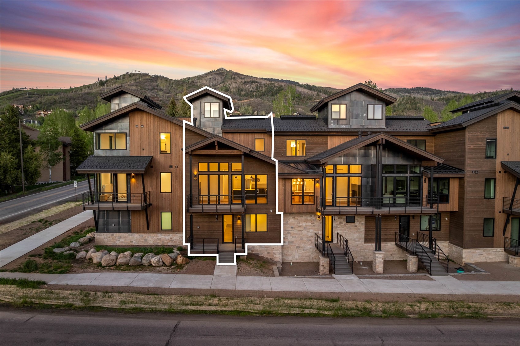 2940 Village DRIVE 2