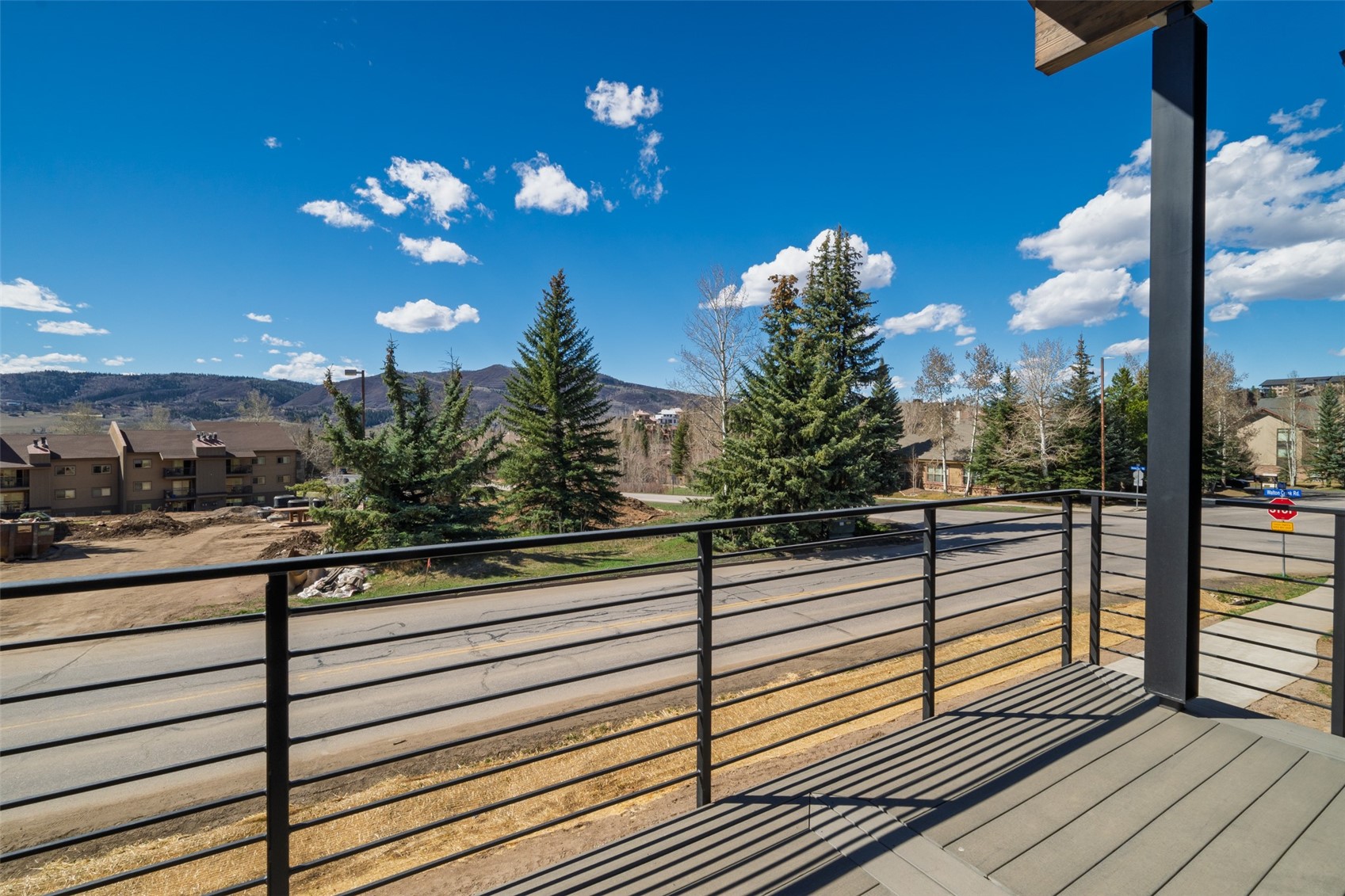 2944 Village DRIVE 3