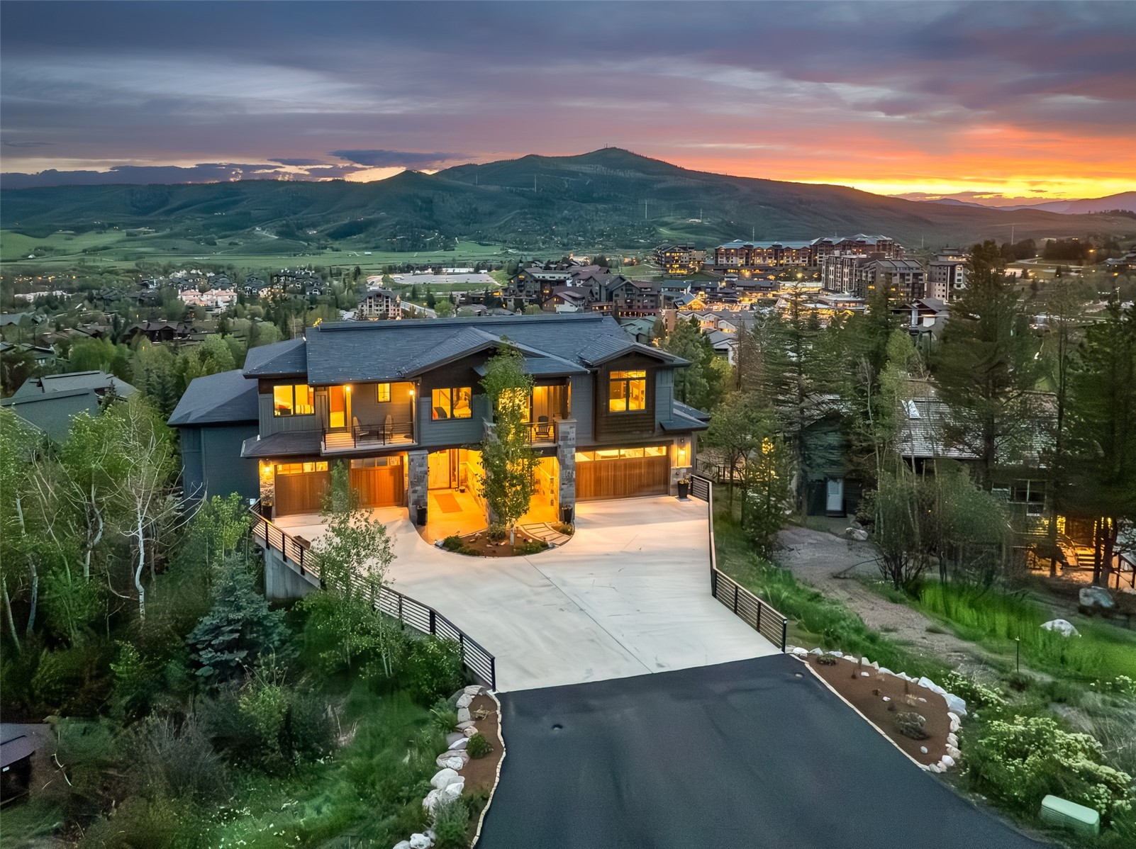 2355 Poma LANE