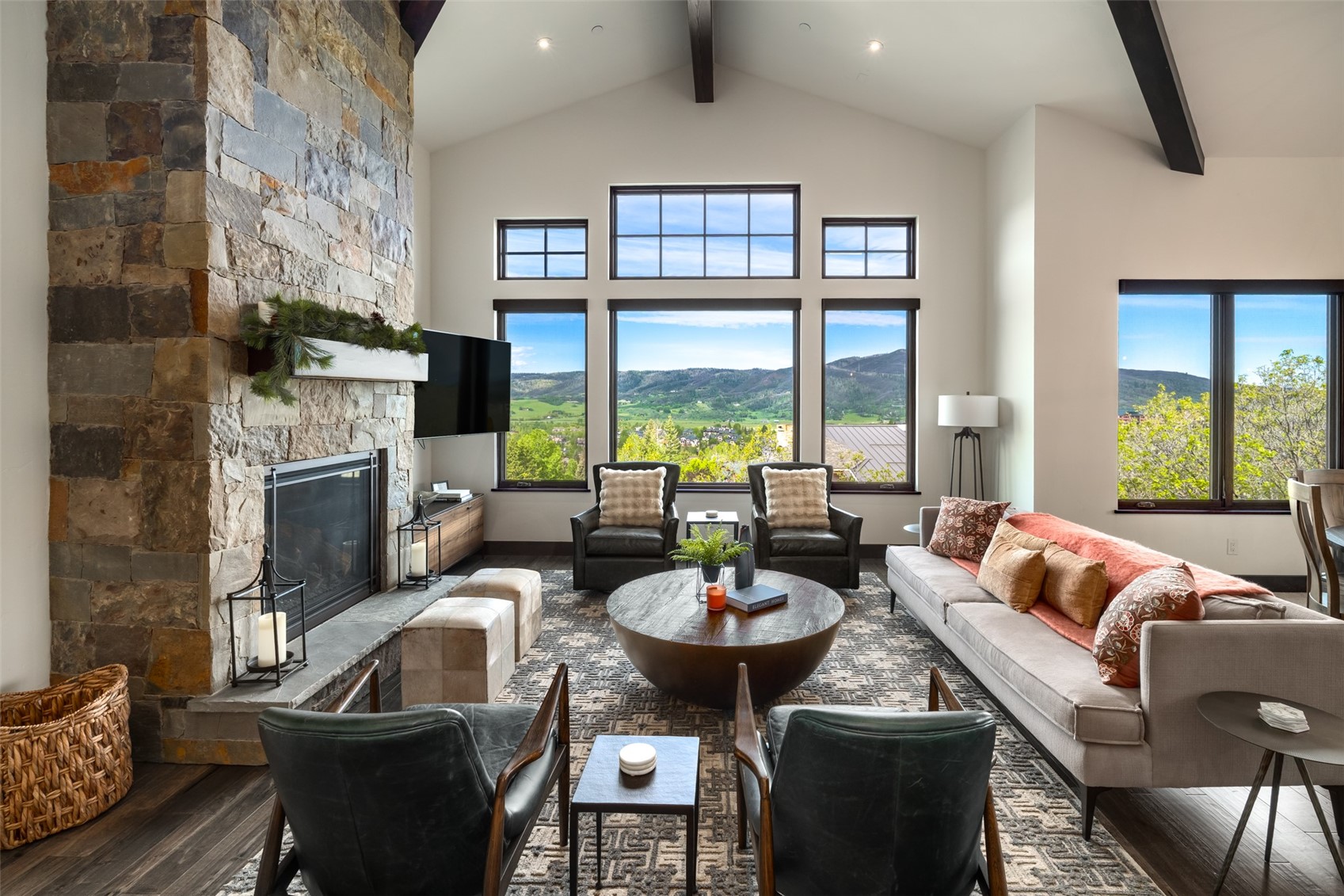 2355 Poma LANE