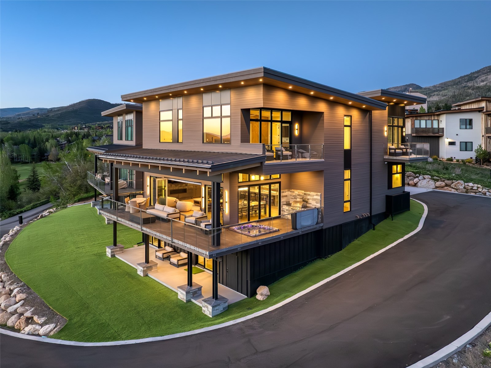 1872 Christie DRIVE