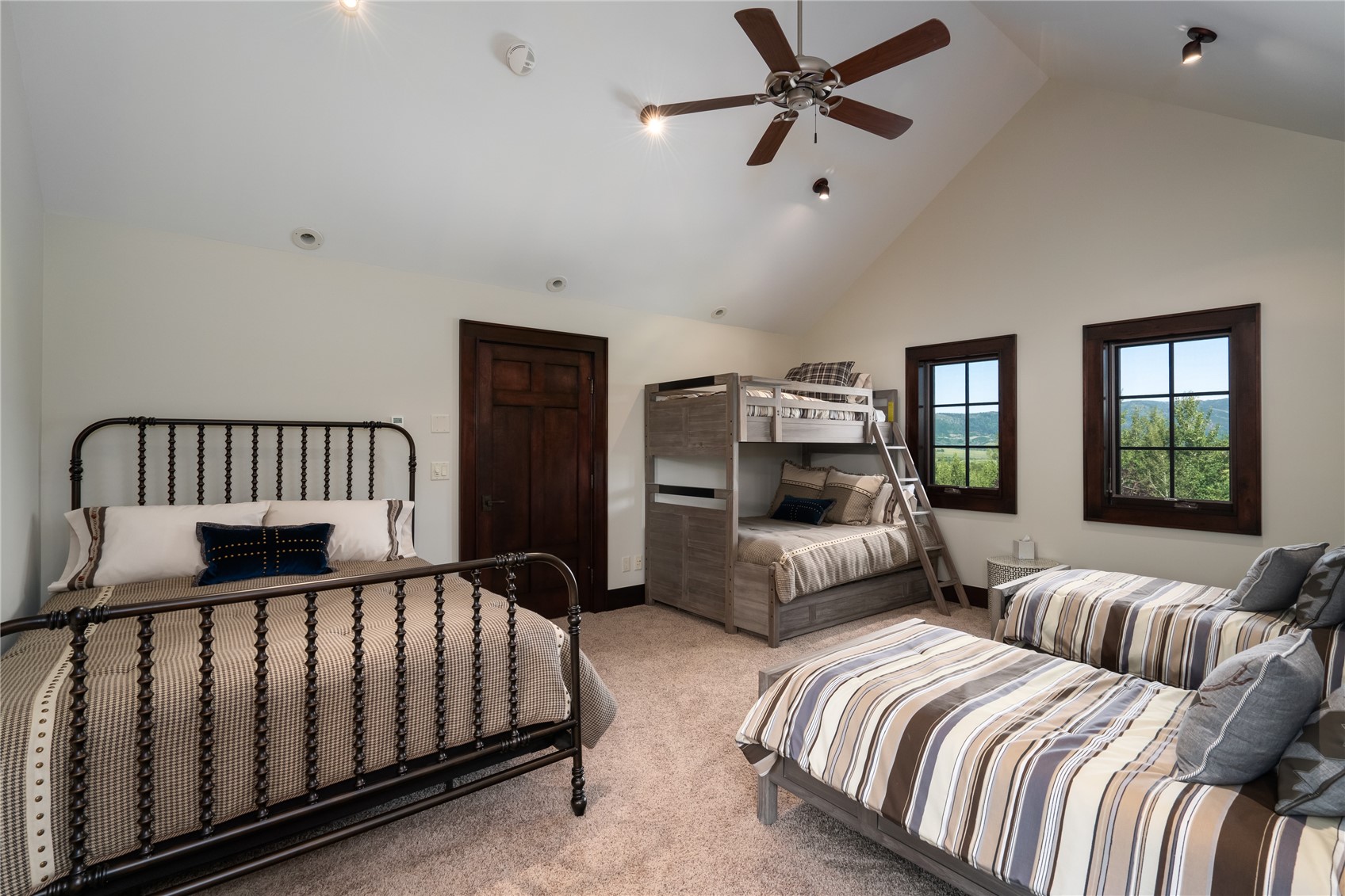 33560 Catamount DRIVE