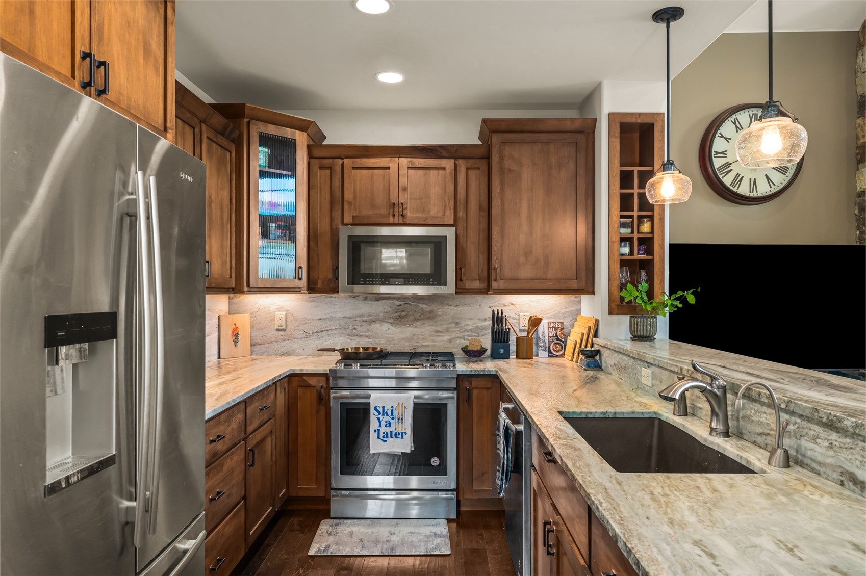 639 Clermont CIRCLE -
