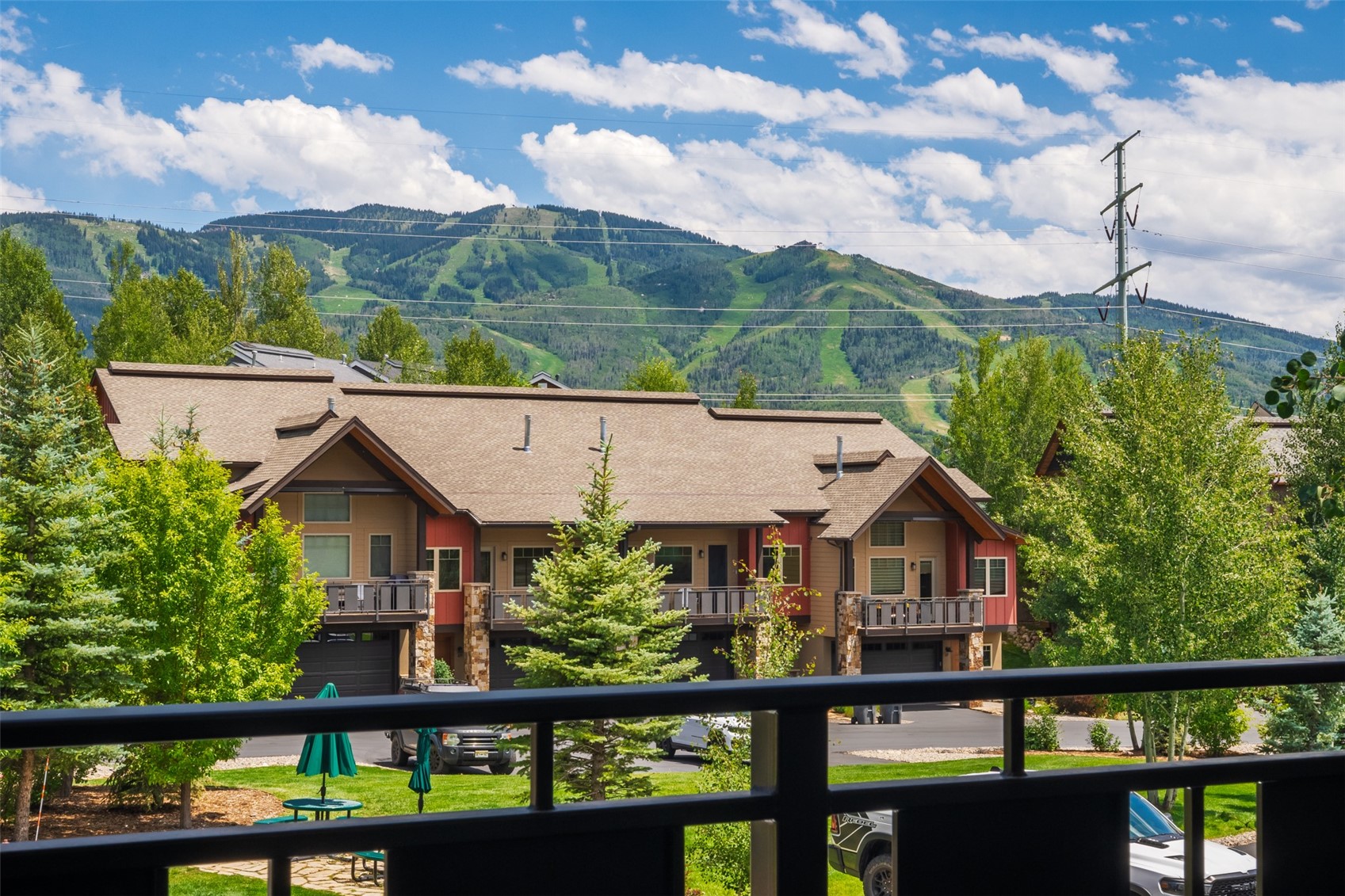 639 Clermont CIRCLE -
