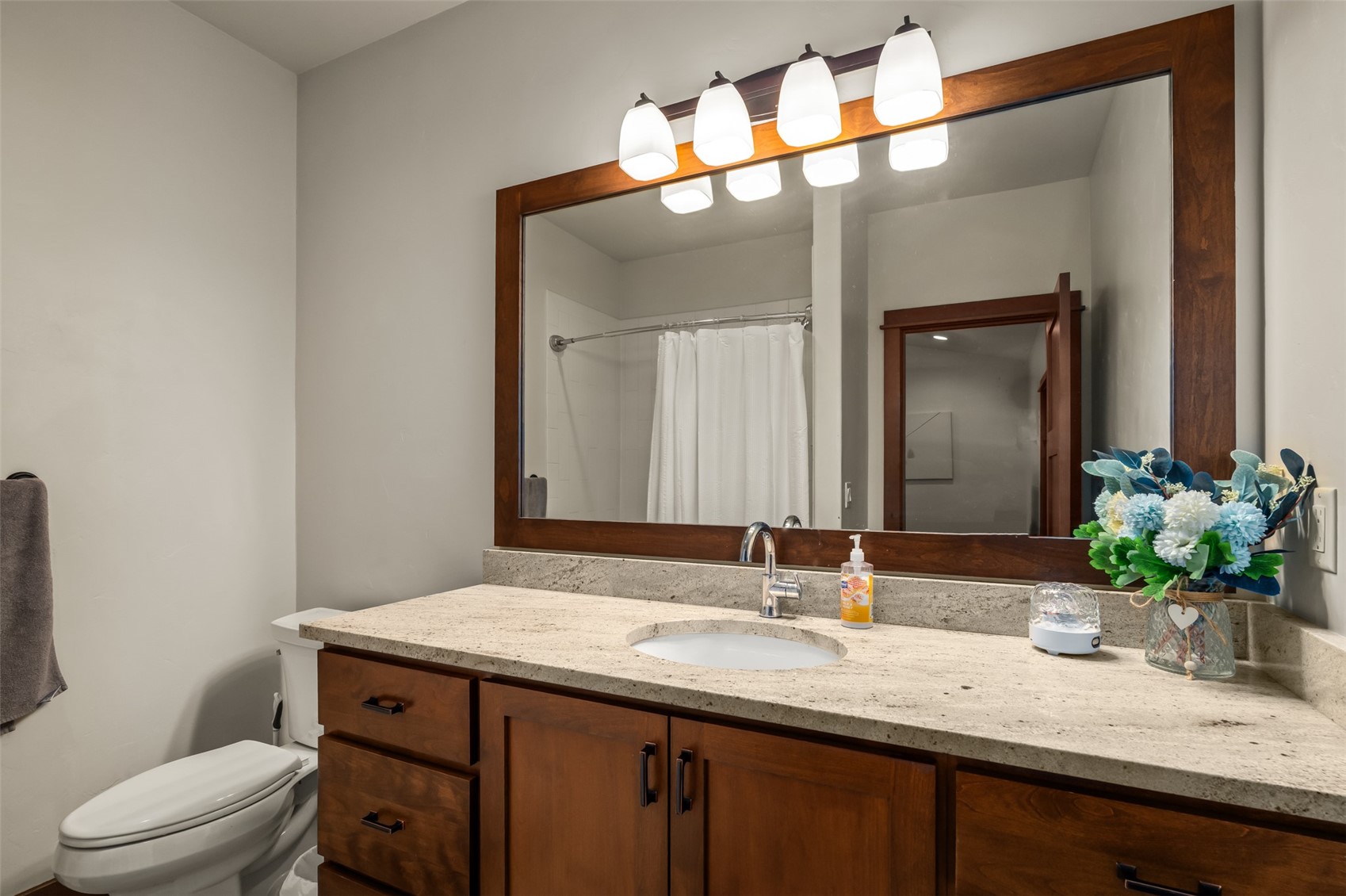 639 Clermont CIRCLE -
