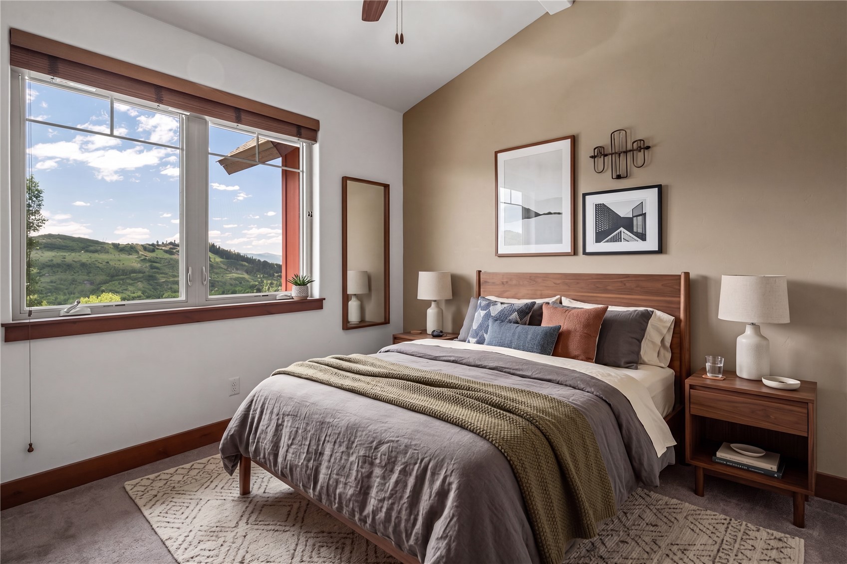 639 Clermont CIRCLE -
