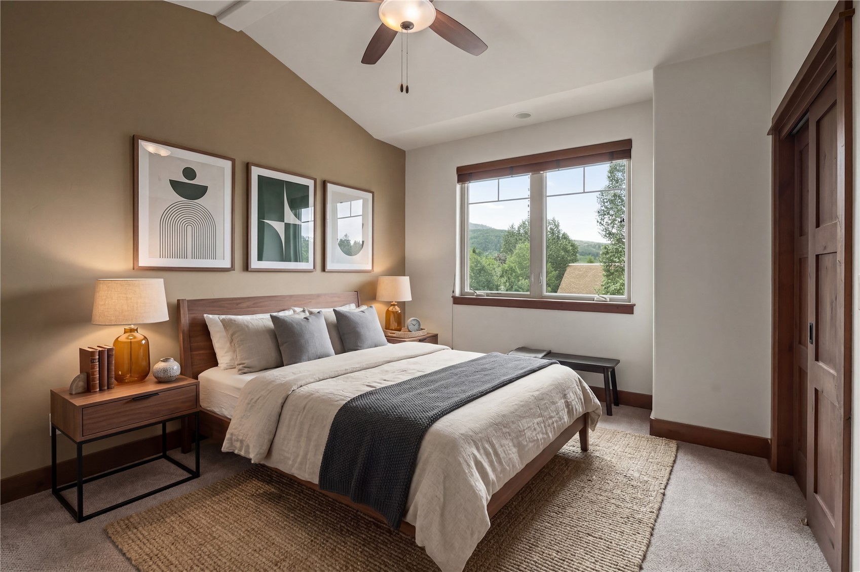639 Clermont CIRCLE -