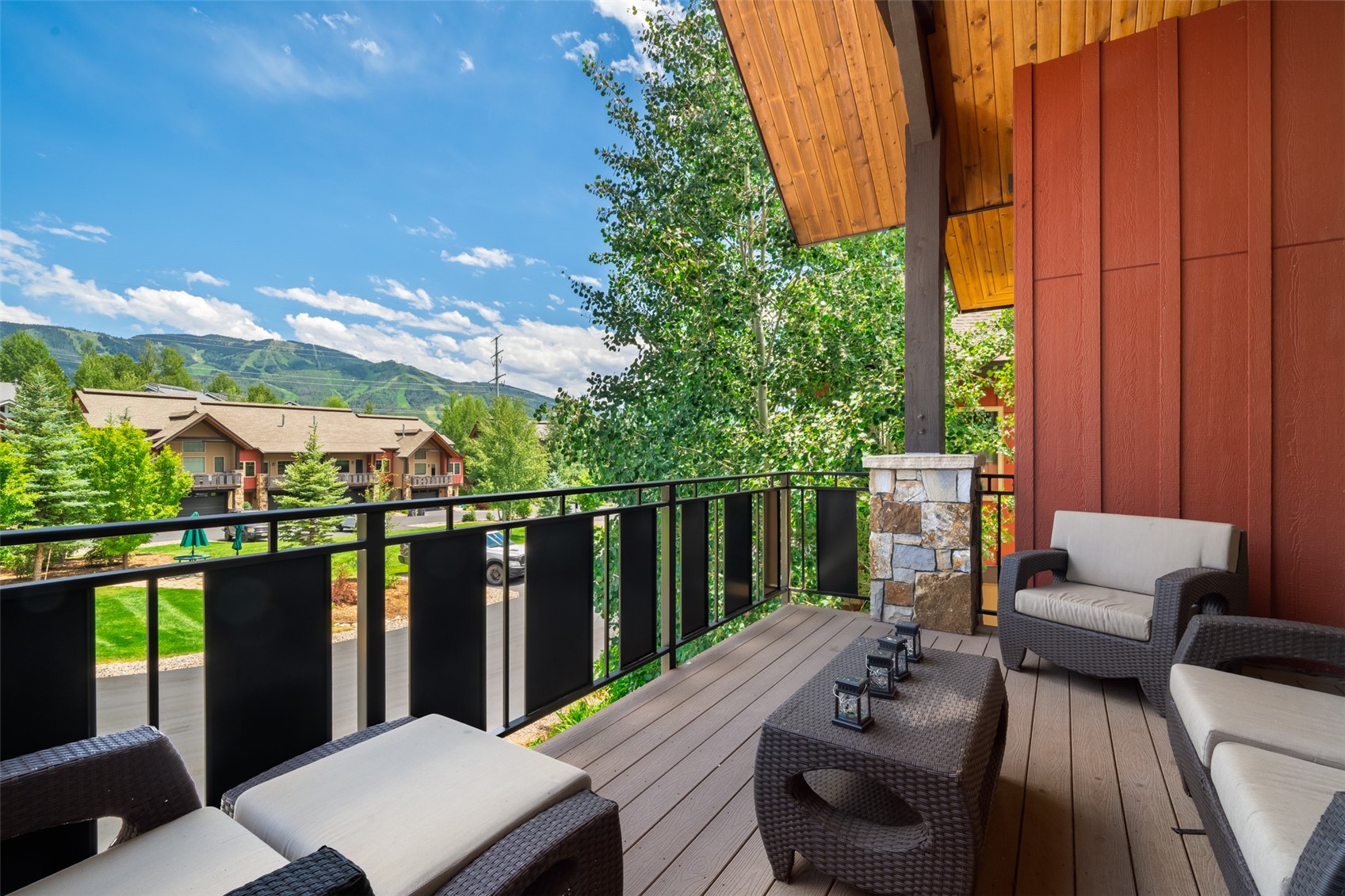 639 Clermont CIRCLE -