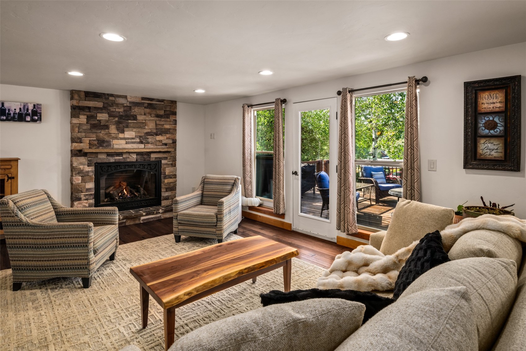 16 Woods DRIVE