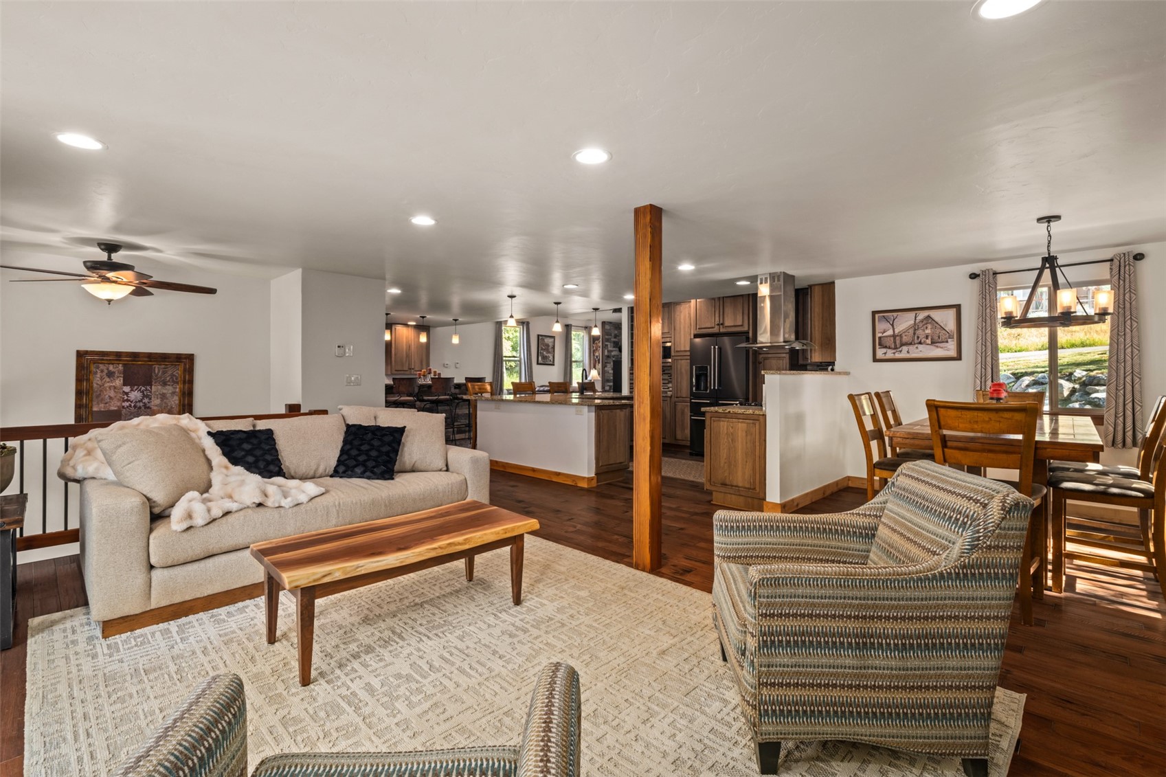 16 Woods DRIVE