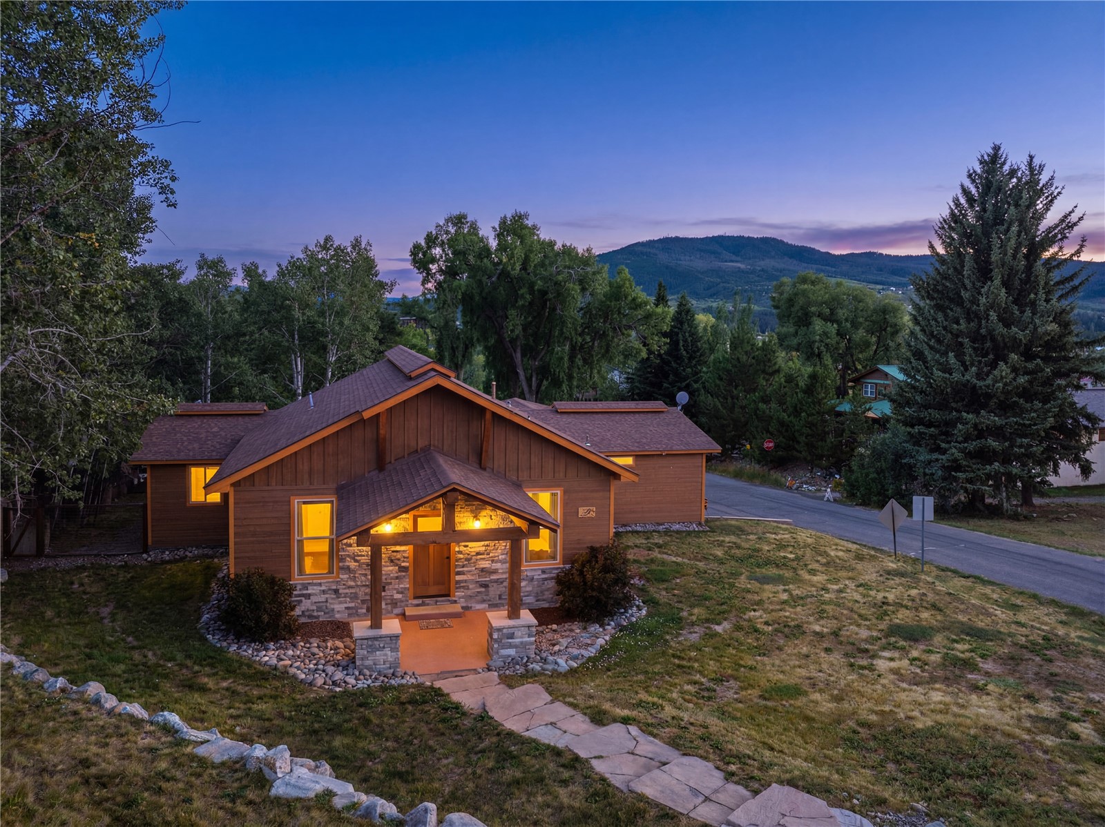 16 Woods DRIVE