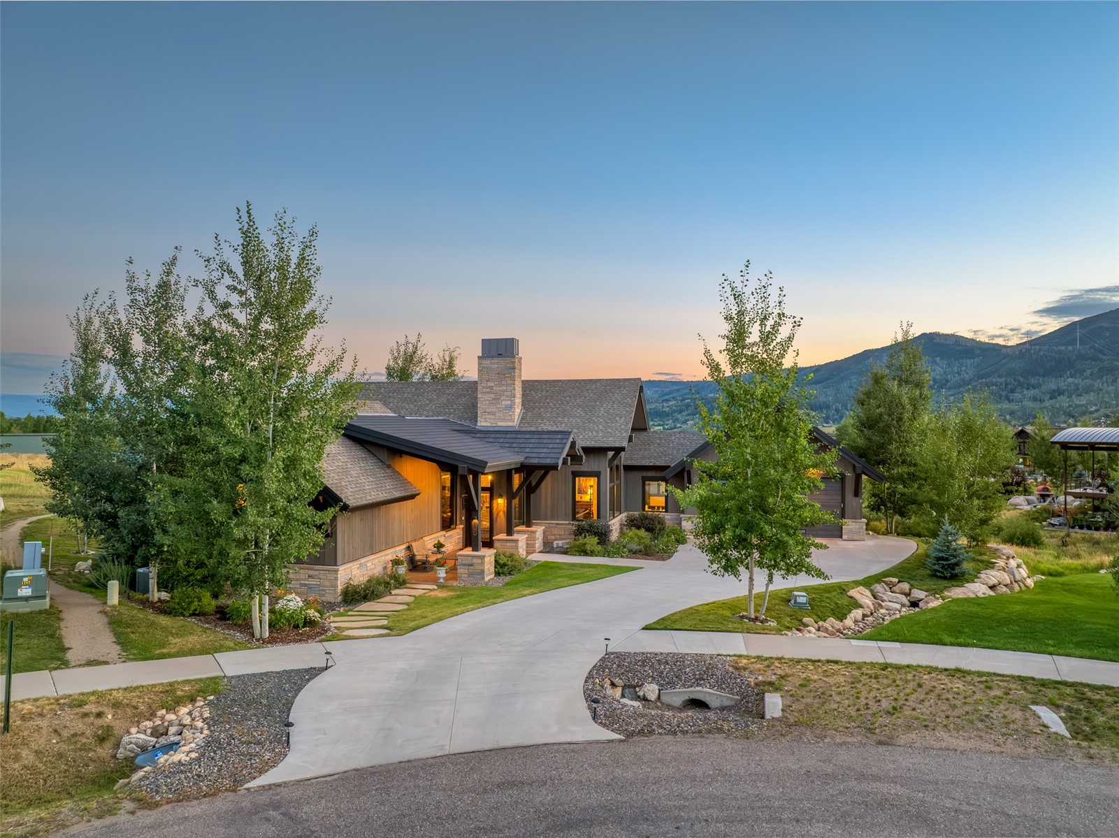 1205 Angels View WAY