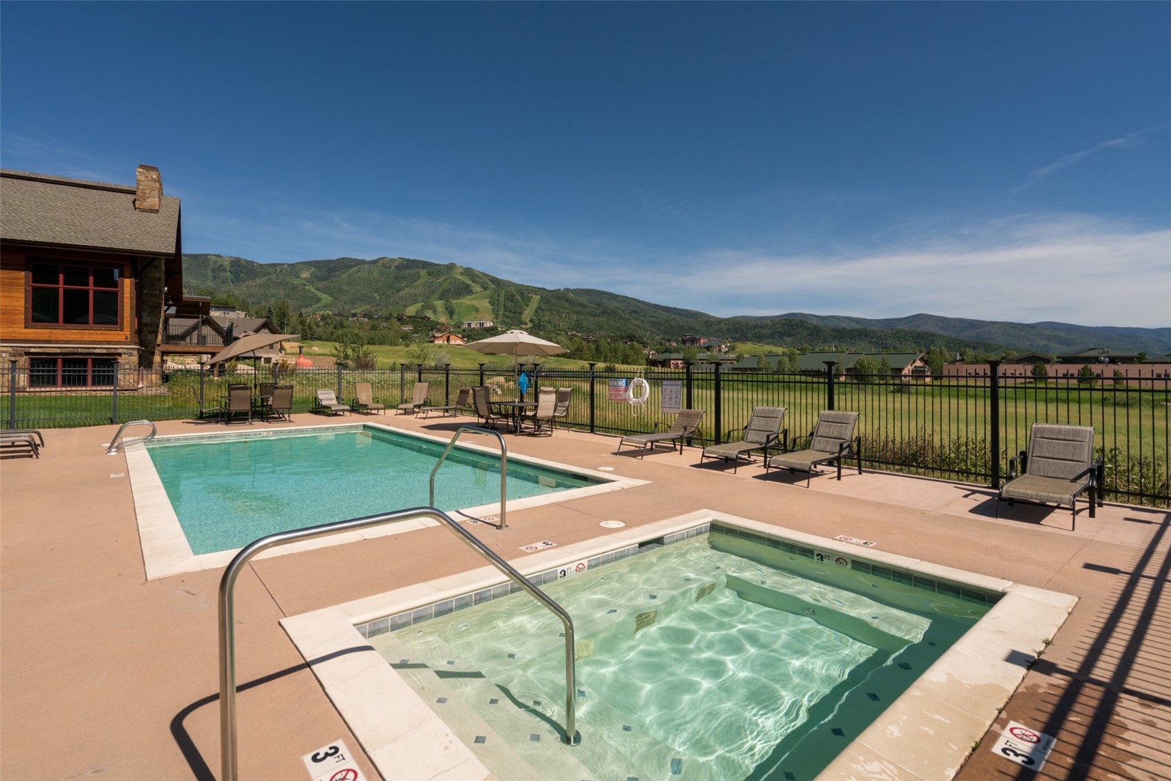 1205 Angels View WAY