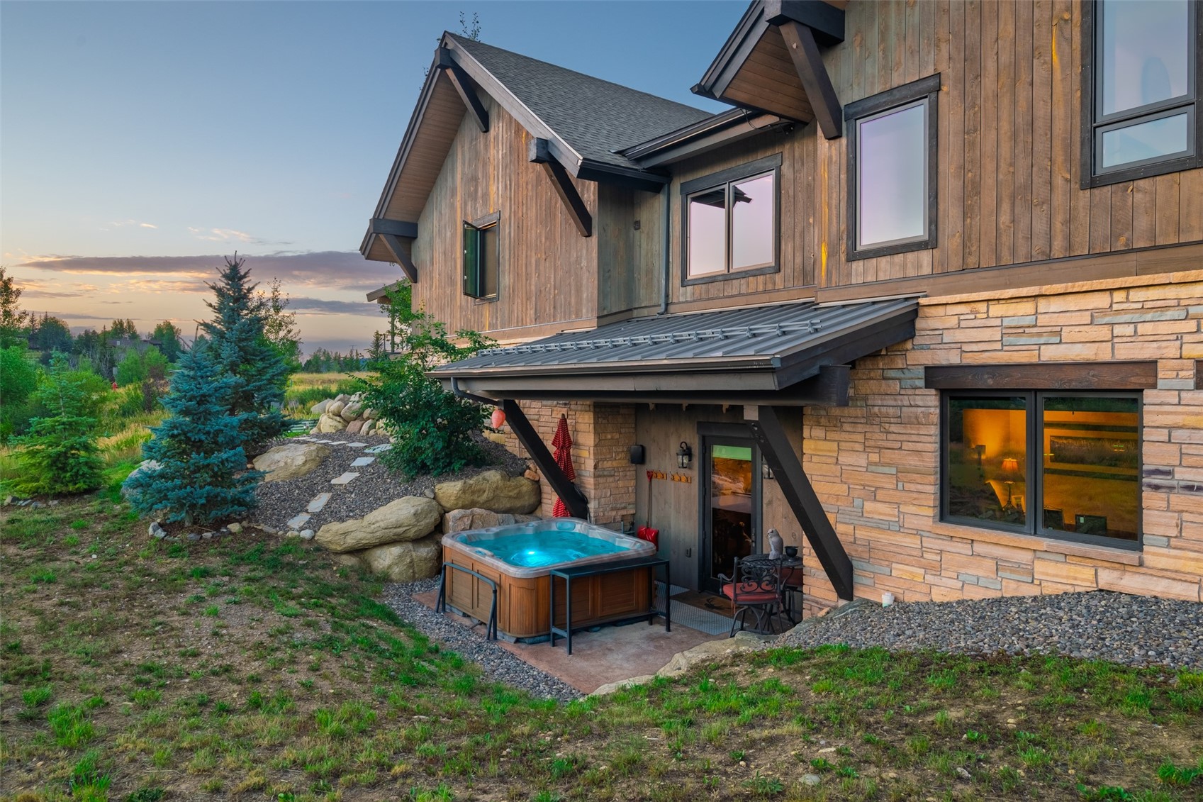 1205 Angels View WAY