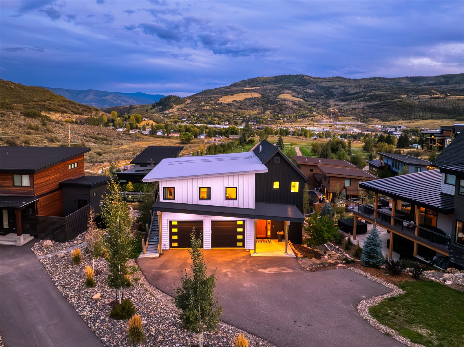 1882 Sunlight DRIVE