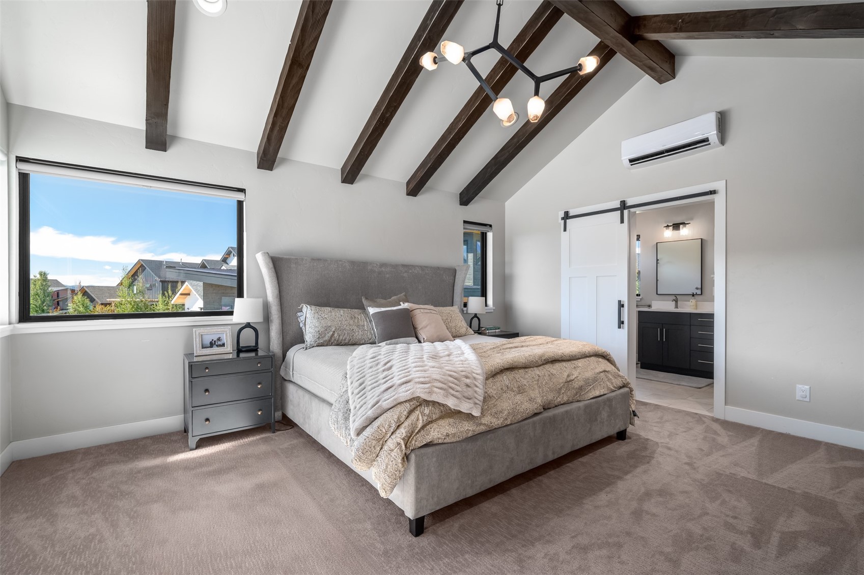 1882 Sunlight DRIVE