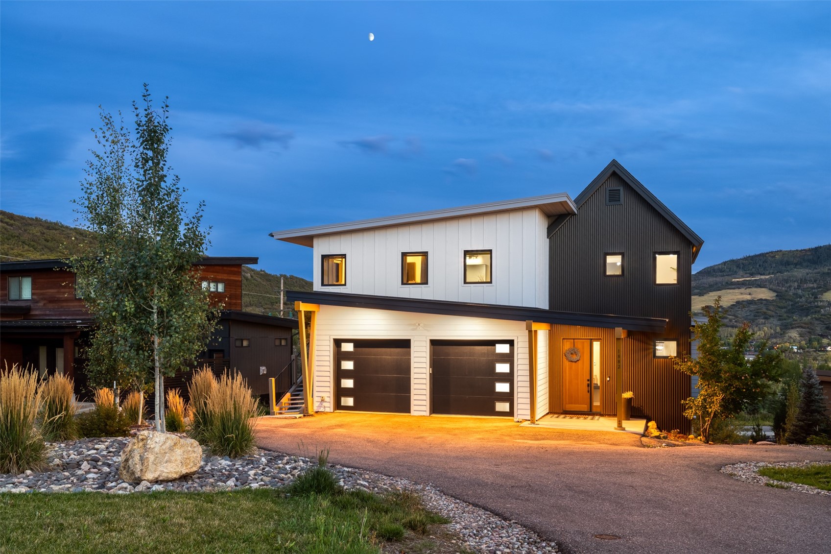 1882 Sunlight DRIVE
