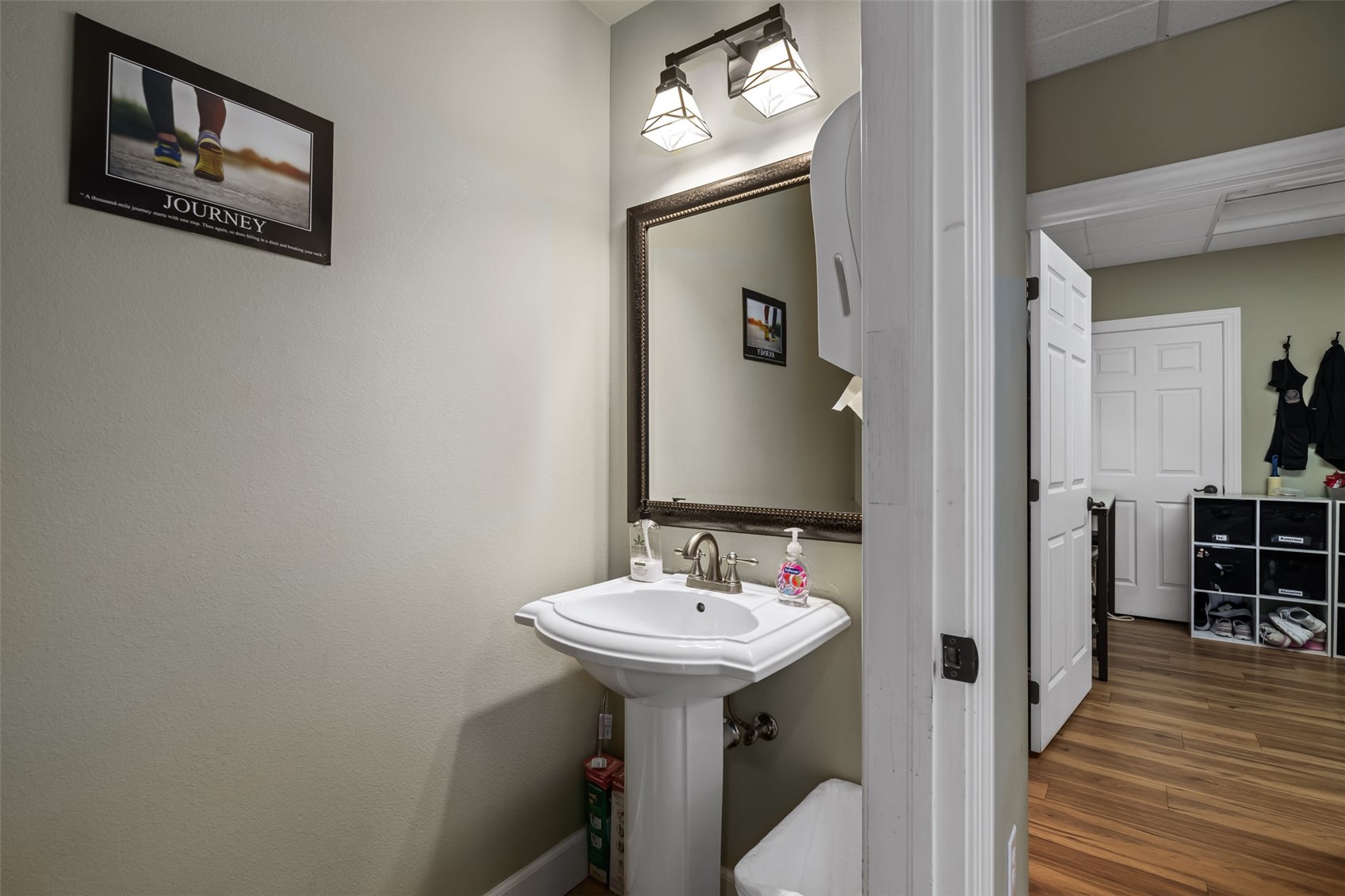 501 Anglers DRIVE 102