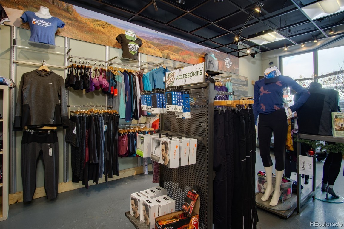 601 Lincoln AVENUE C2