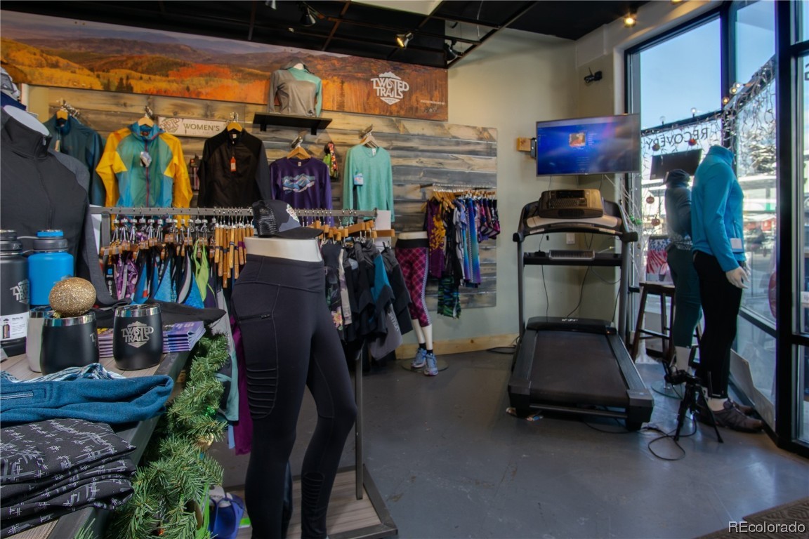 601 Lincoln AVENUE C2