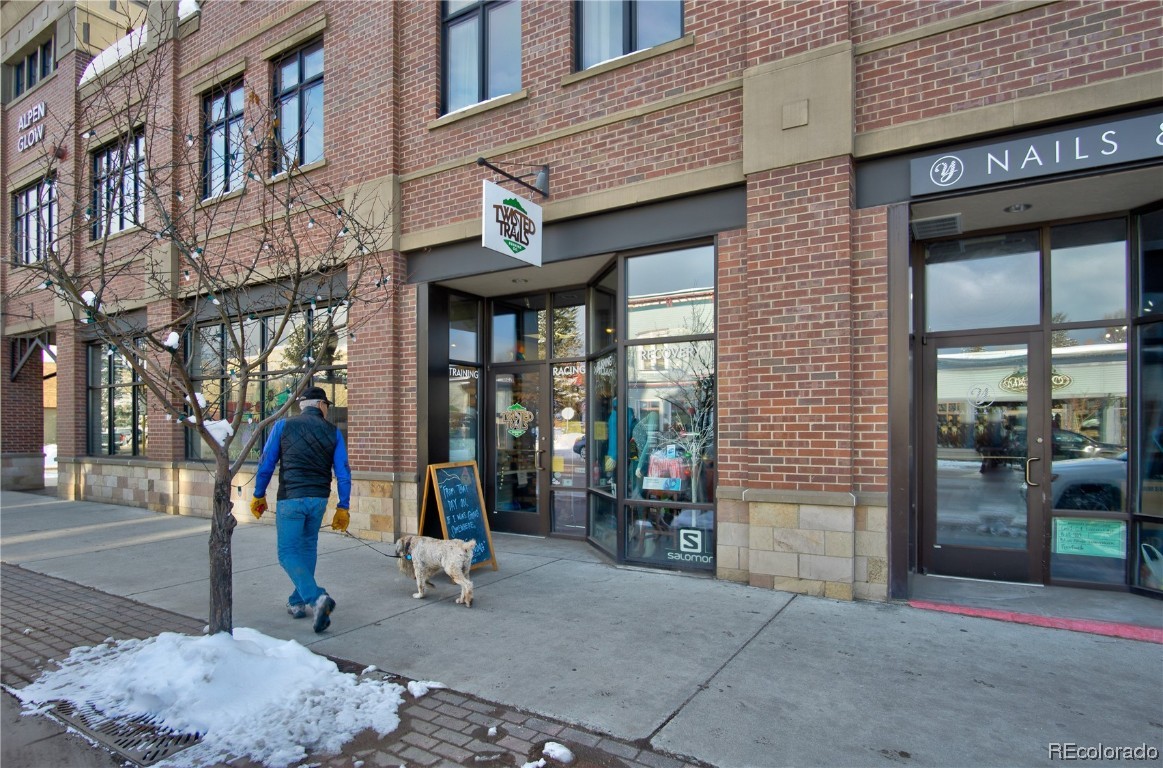 601 Lincoln AVENUE C2