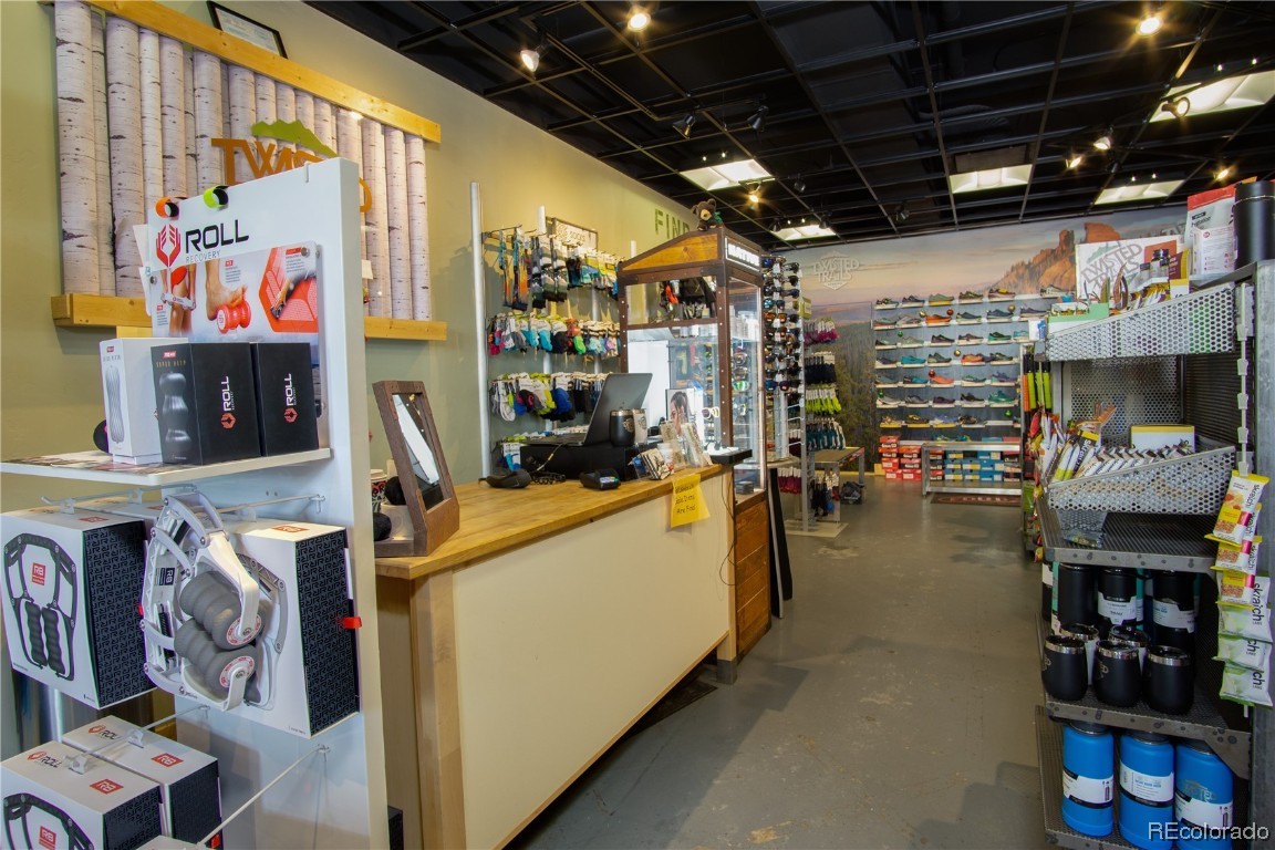 601 Lincoln AVENUE C2