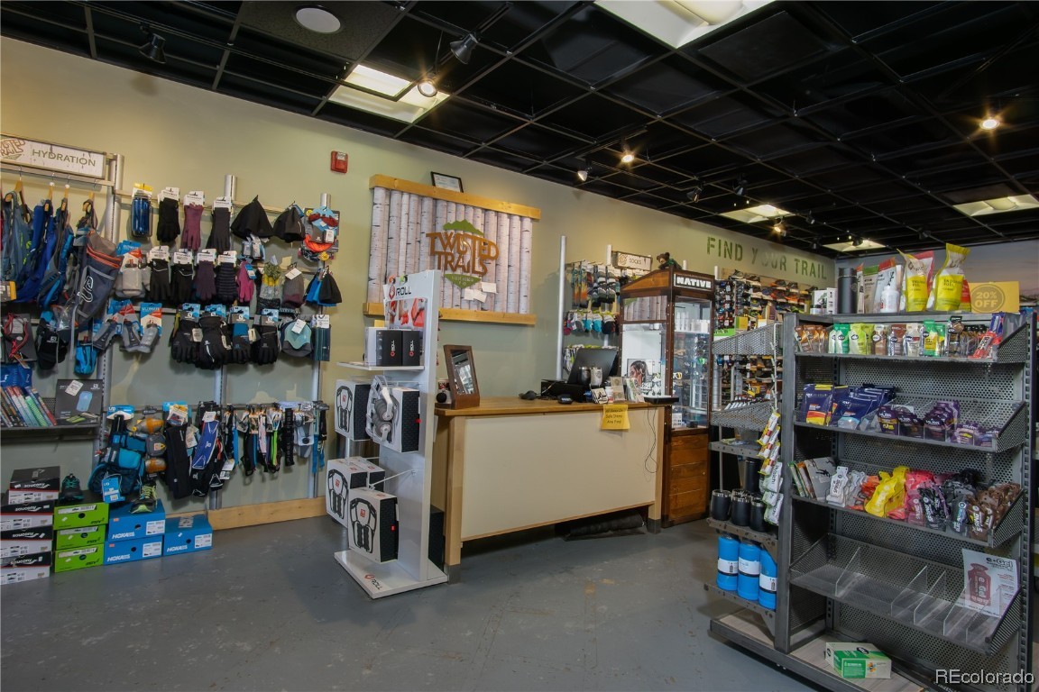 601 Lincoln AVENUE C2