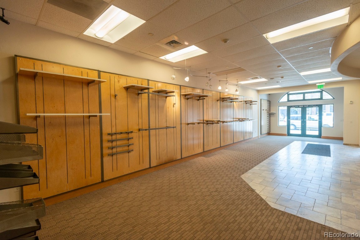 703 Lincoln AVENUE B106