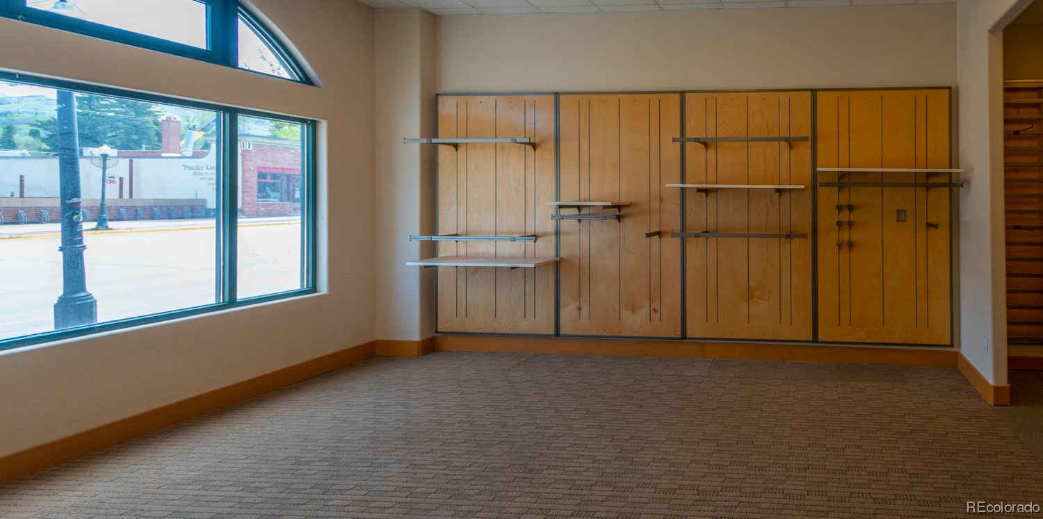 703 Lincoln AVENUE B106